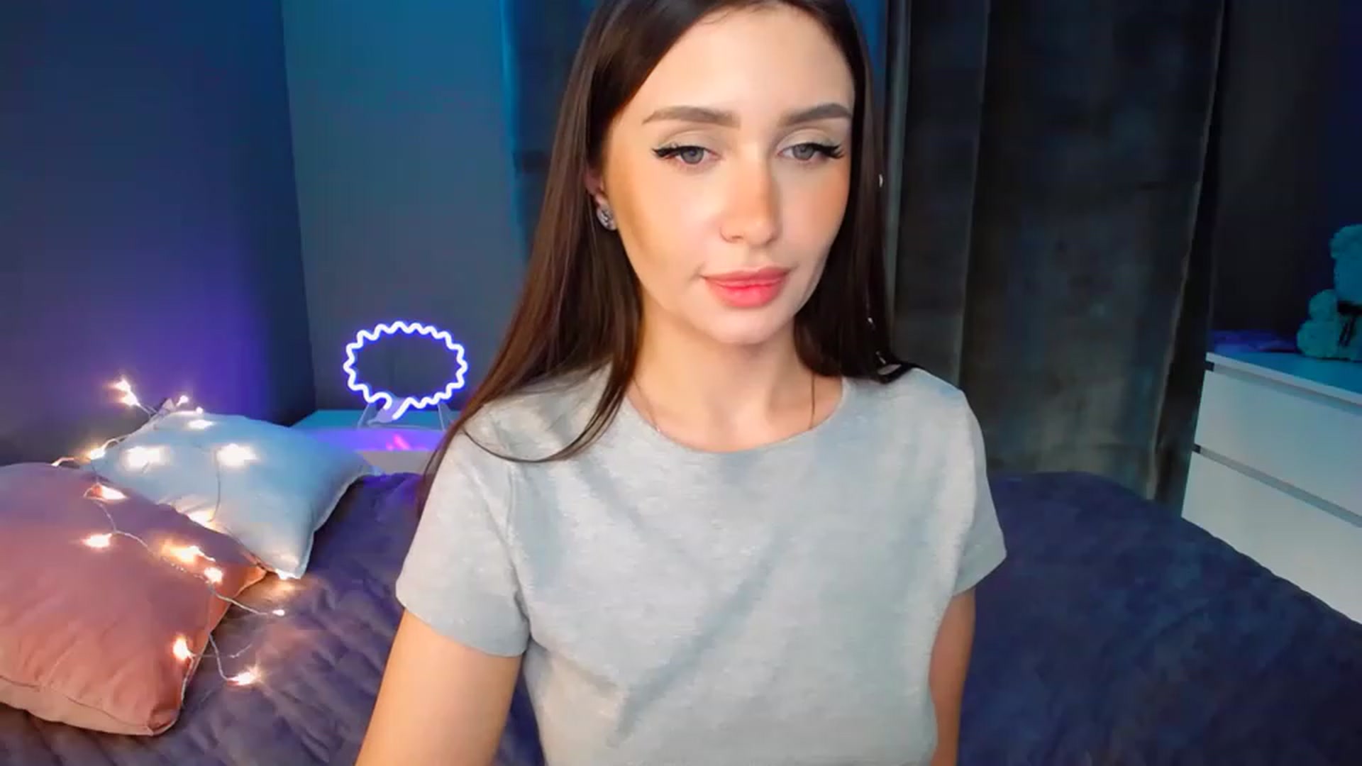 Gallery image thumbnail from DollGlamourr's myfreecams stream on, 11/17/2022, 18:53 image 19 of 20