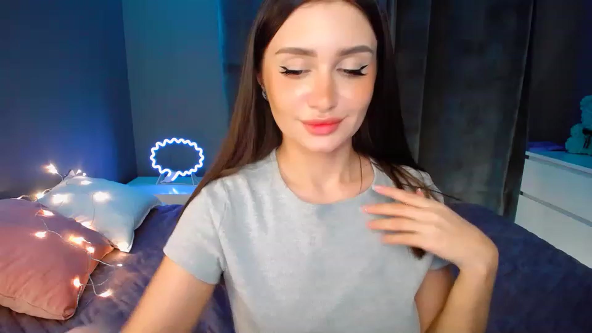 Gallery image thumbnail from DollGlamourr's myfreecams stream on, 11/17/2022, 18:53 image 12 of 20