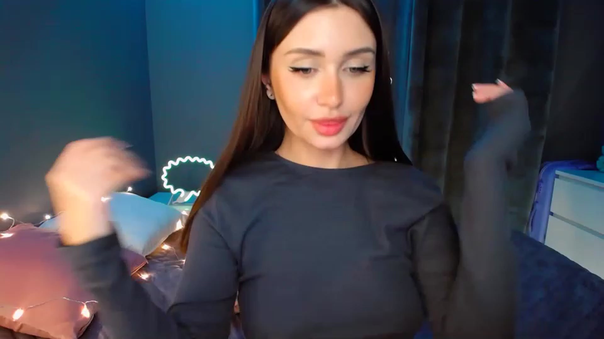 Gallery image thumbnail from DollGlamourr's myfreecams stream on, 11/18/2022, 20:23 image 9 of 20