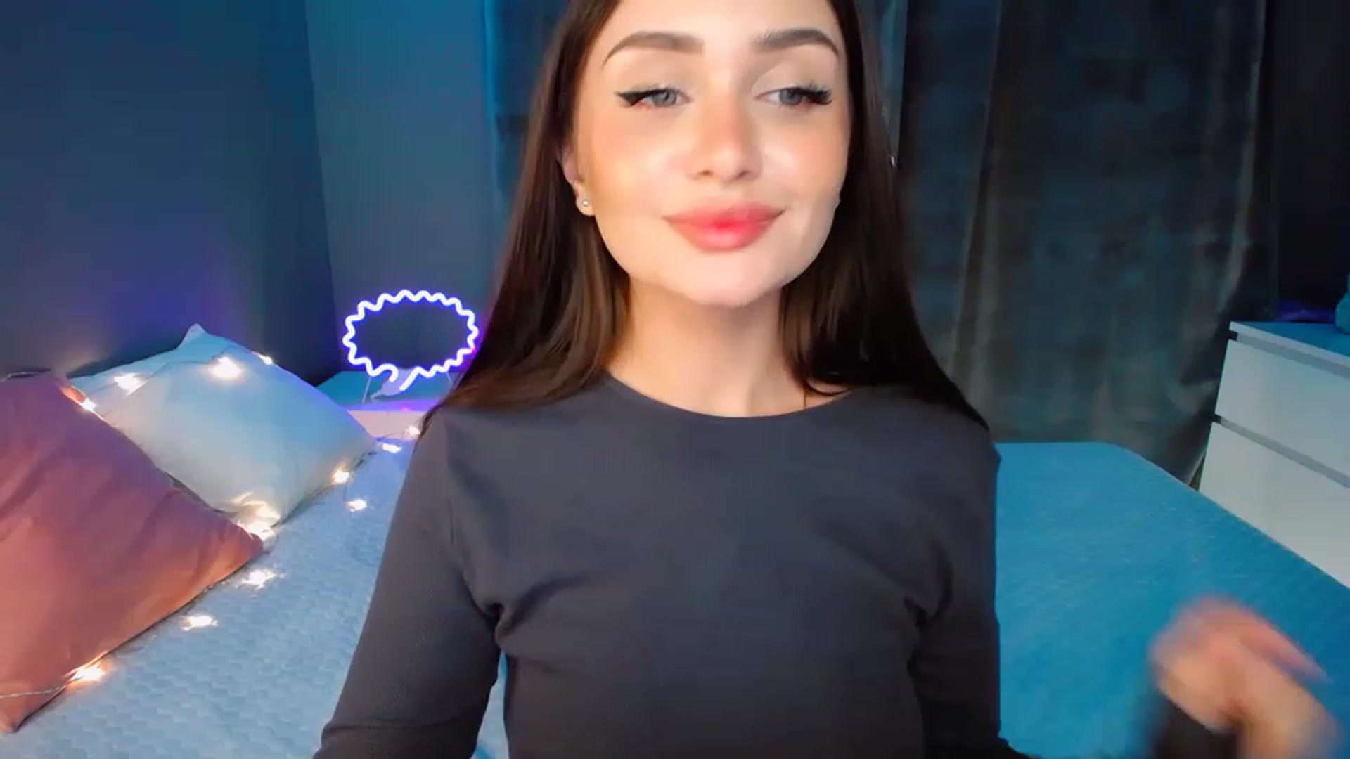Gallery image thumbnail from DollGlamourr's myfreecams stream on, 11/22/2022, 19:28 image 10 of 20