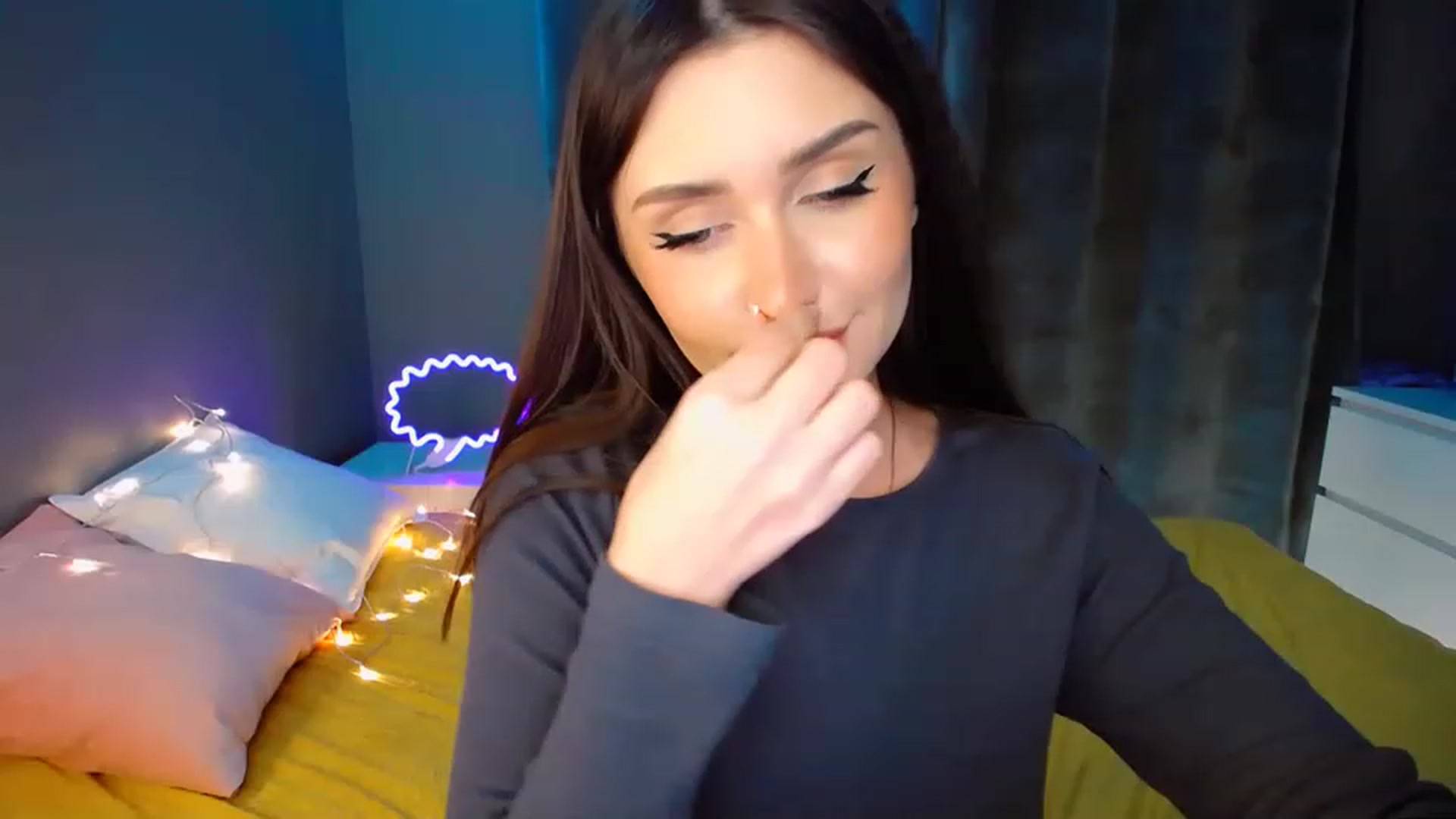 Gallery image thumbnail from DollGlamourr's myfreecams stream on, 11/23/2022, 18:30 image 20 of 20