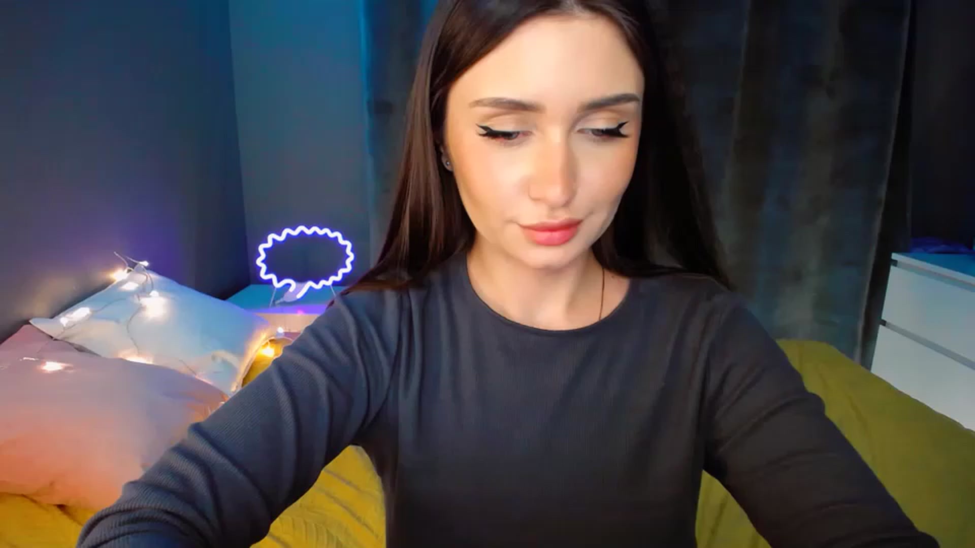 Gallery image thumbnail from DollGlamourr's myfreecams stream on, 11/23/2022, 18:56 image 1 of 20