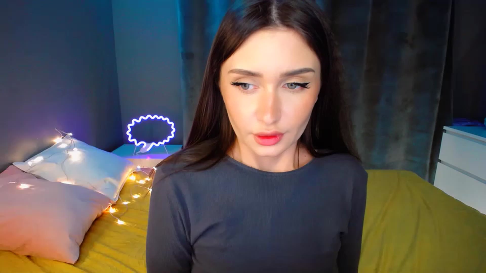 Gallery image thumbnail from DollGlamourr's myfreecams stream on, 11/23/2022, 18:56 image 16 of 20