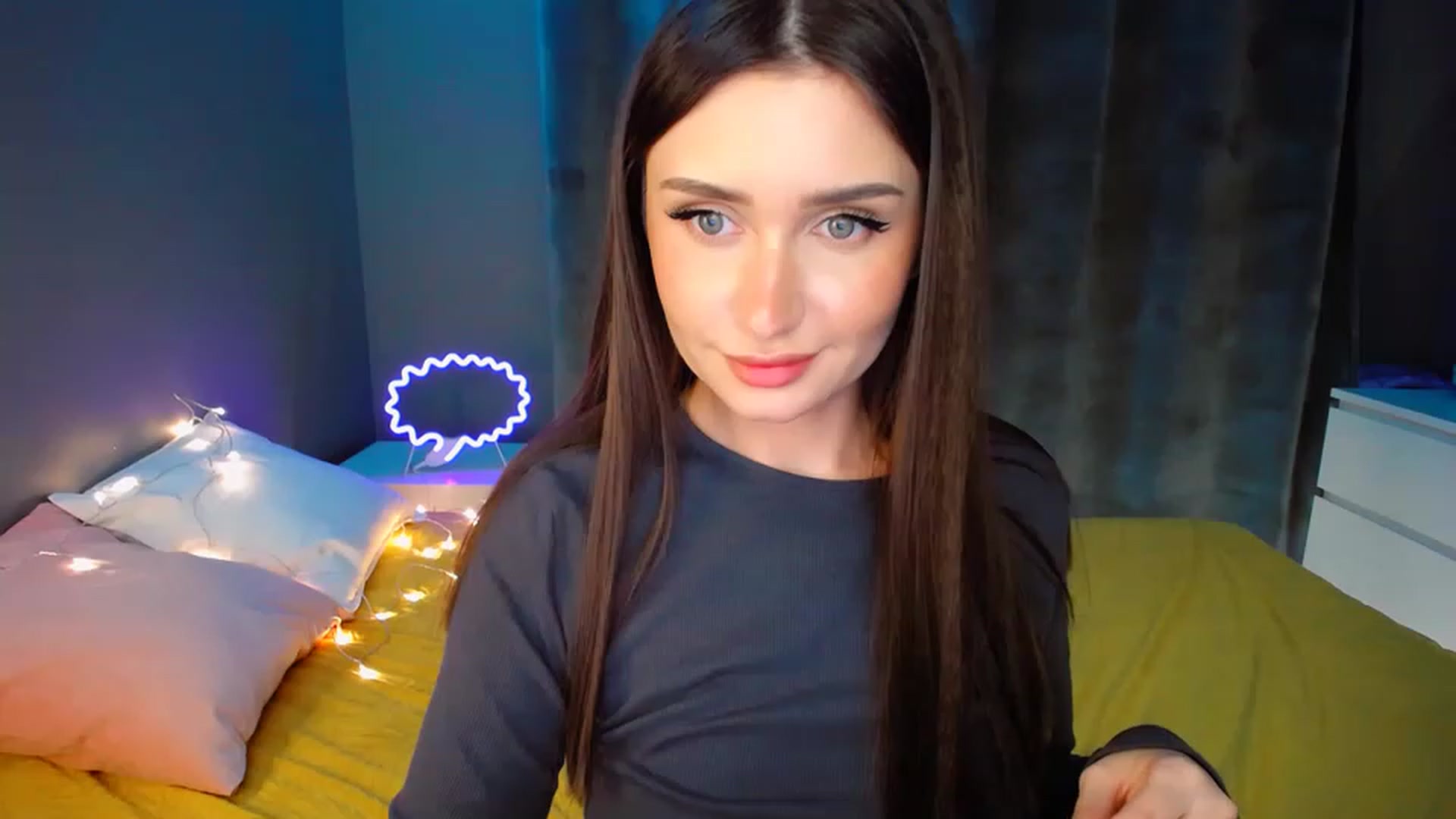 Gallery image thumbnail from DollGlamourr's myfreecams stream on, 11/23/2022, 18:56 image 2 of 20