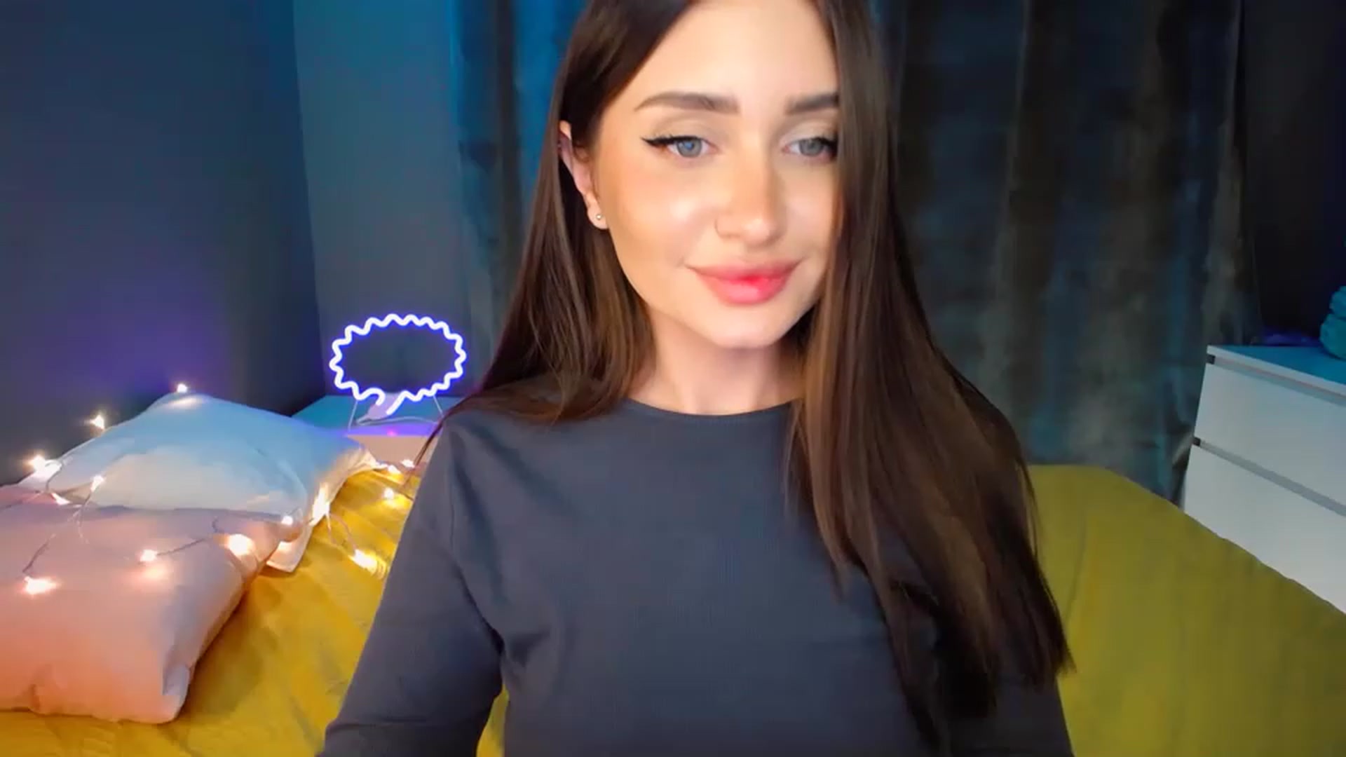 Gallery image thumbnail from DollGlamourr's myfreecams stream on, 11/24/2022, 19:41 image 17 of 20