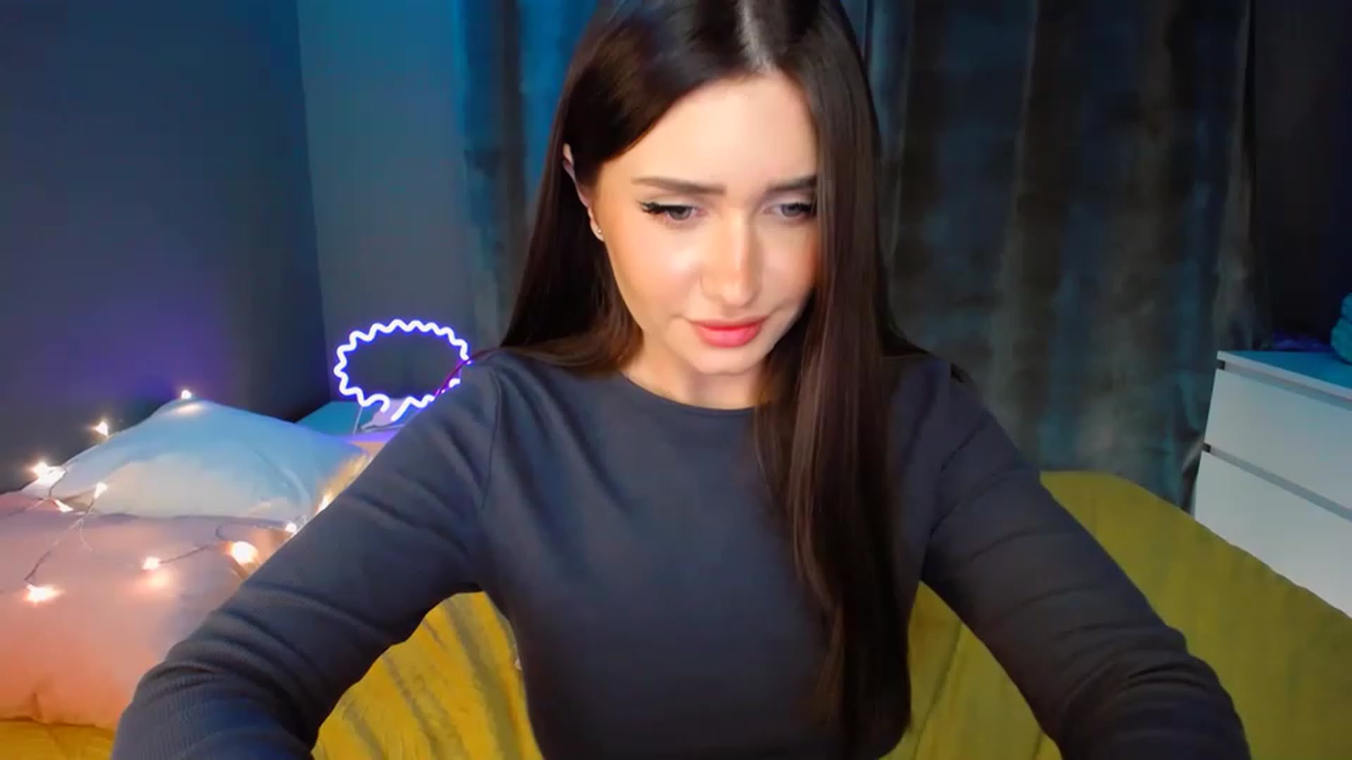 Gallery image thumbnail from DollGlamourr's myfreecams stream on, 11/24/2022, 19:41 image 6 of 20