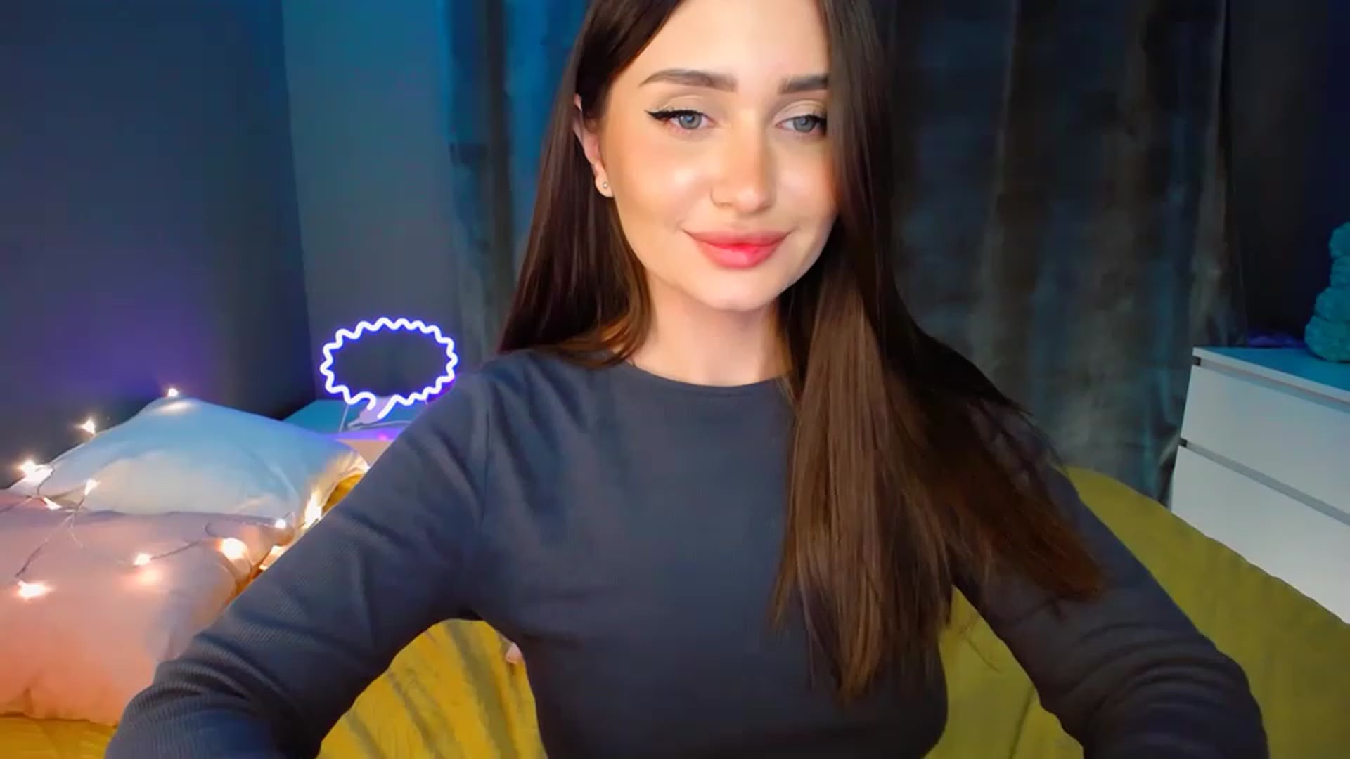 Gallery image thumbnail from DollGlamourr's myfreecams stream on, 11/24/2022, 19:41 image 4 of 20