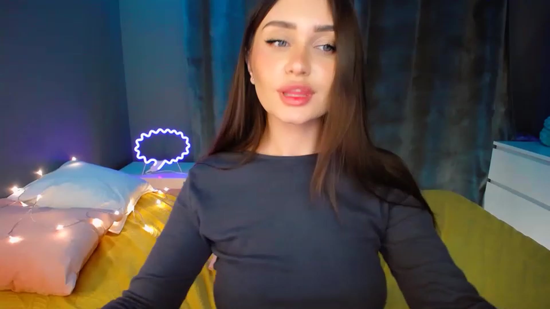Gallery image thumbnail from DollGlamourr's myfreecams stream on, 11/24/2022, 19:41 image 12 of 20