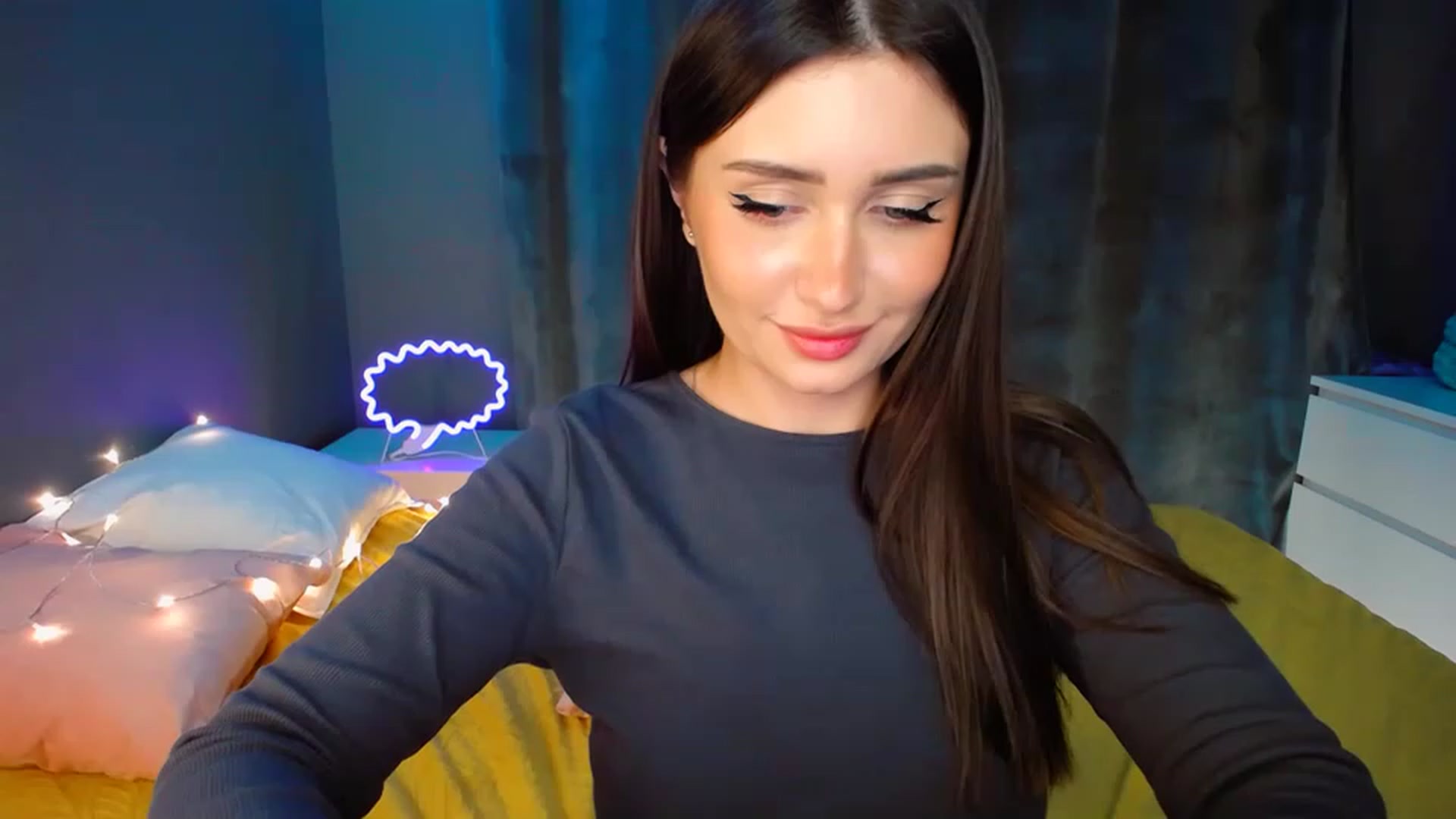Gallery image thumbnail from DollGlamourr's myfreecams stream on, 11/24/2022, 19:41 image 20 of 20