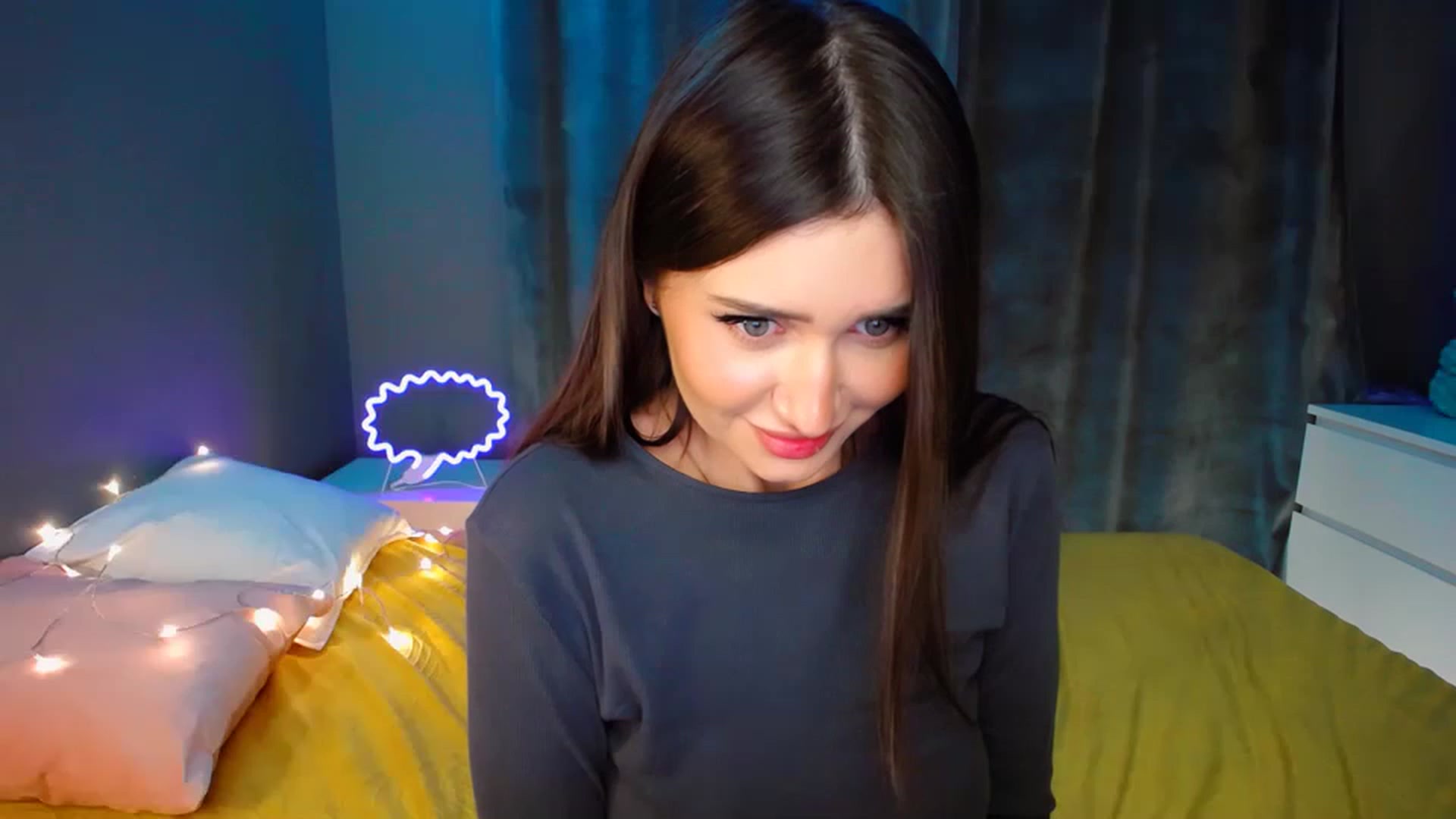 Gallery image thumbnail from DollGlamourr's myfreecams stream on, 11/24/2022, 20:39 image 10 of 20