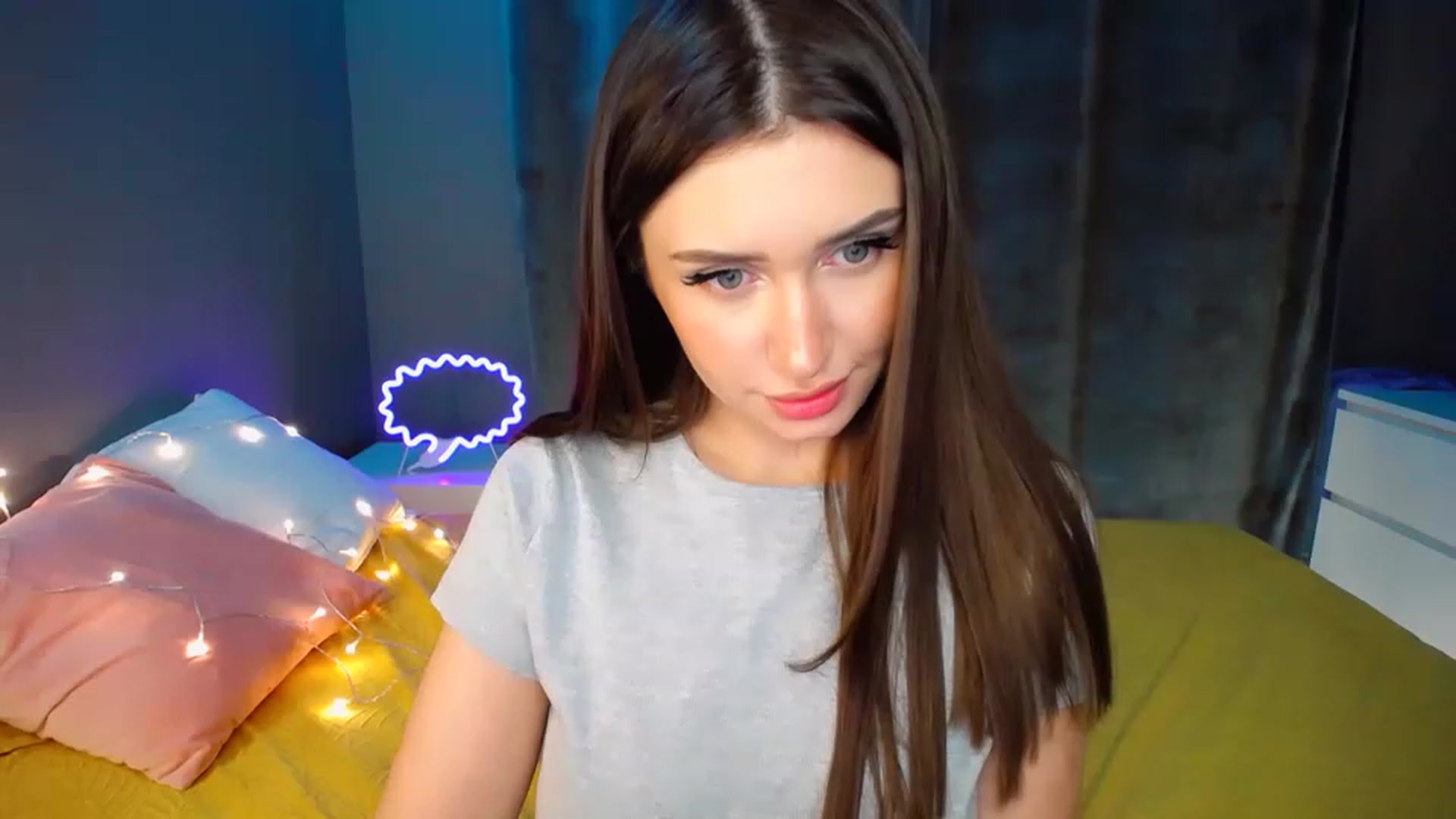 Gallery image thumbnail from DollGlamourr's myfreecams stream on, 11/25/2022, 20:02 image 7 of 20
