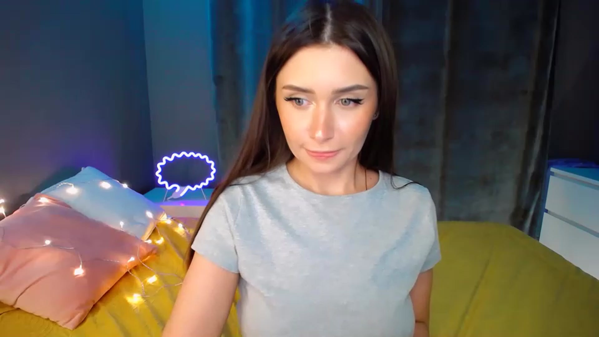 Gallery image thumbnail from DollGlamourr's myfreecams stream on, 11/25/2022, 20:02 image 15 of 20