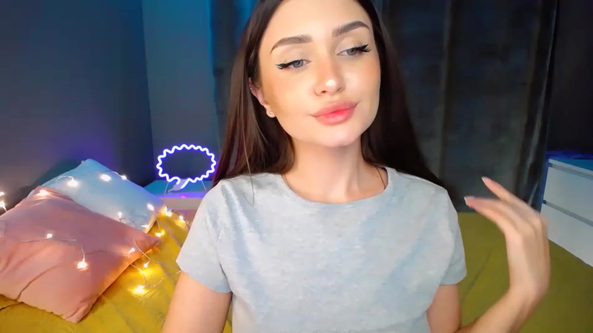 Gallery image thumbnail from DollGlamourr's myfreecams stream on, 11/25/2022, 20:02 image 8 of 20