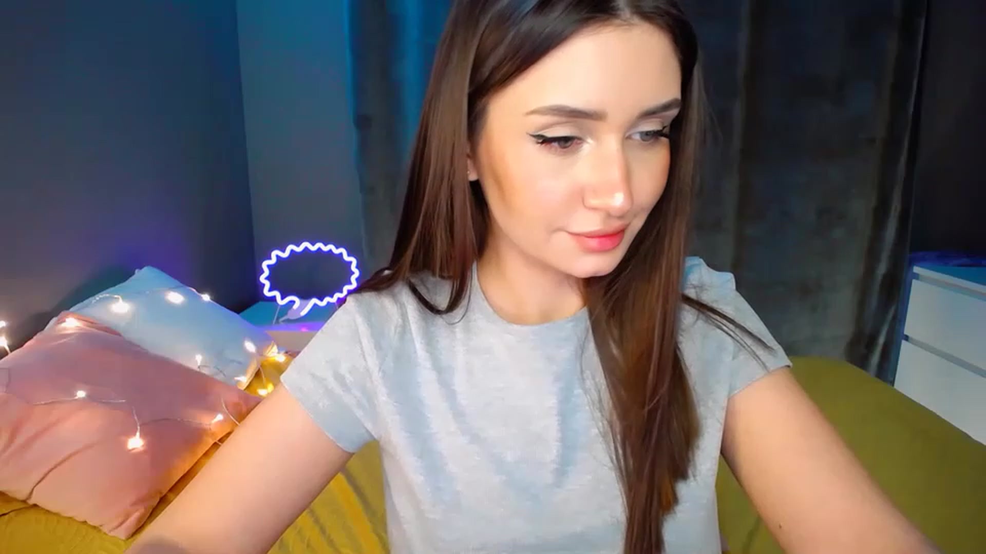 Gallery image thumbnail from DollGlamourr's myfreecams stream on, 11/25/2022, 20:02 image 9 of 20