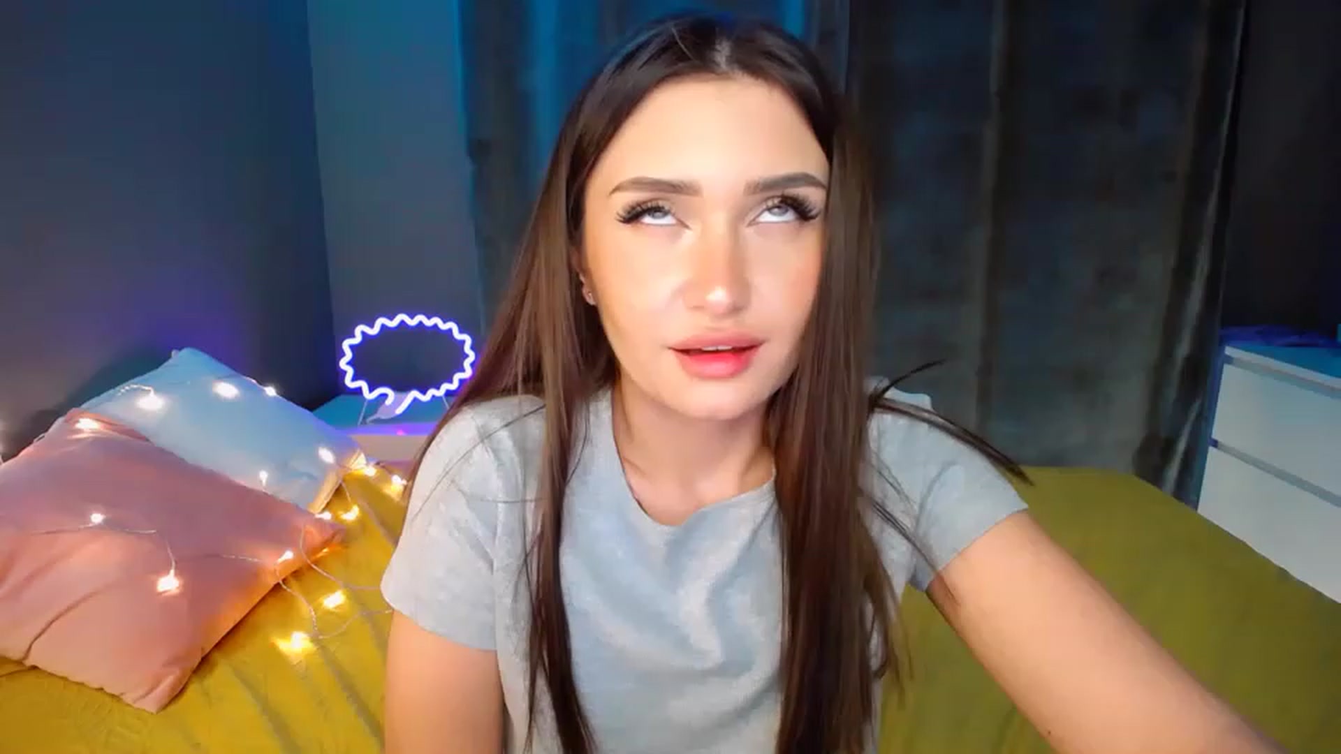 Gallery image thumbnail from DollGlamourr's myfreecams stream on, 11/25/2022, 20:02 image 18 of 20