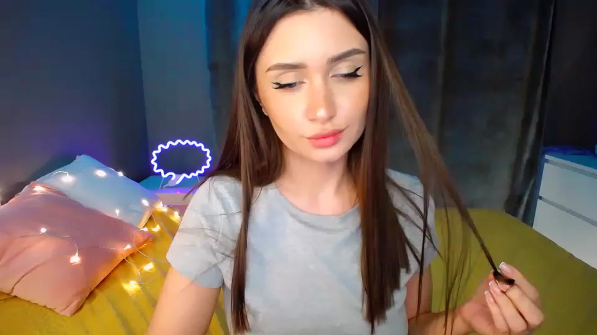 Gallery image thumbnail from DollGlamourr's myfreecams stream on, 11/25/2022, 20:02 image 19 of 20