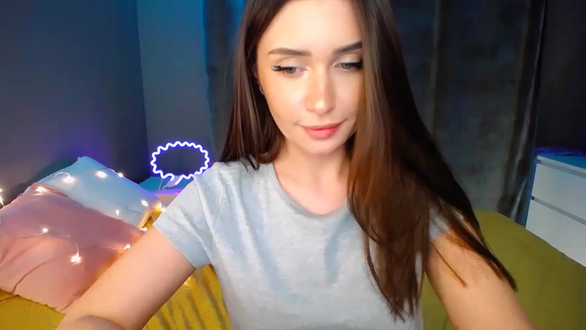 Gallery image thumbnail from DollGlamourr's myfreecams stream on, 11/25/2022, 20:02 image 20 of 20