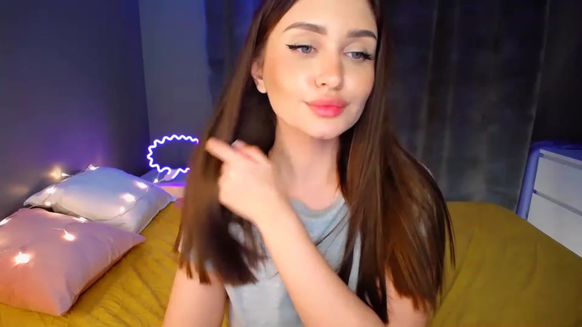 Gallery image thumbnail from DollGlamourr's myfreecams stream on, 11/26/2022, 19:56 image 11 of 20