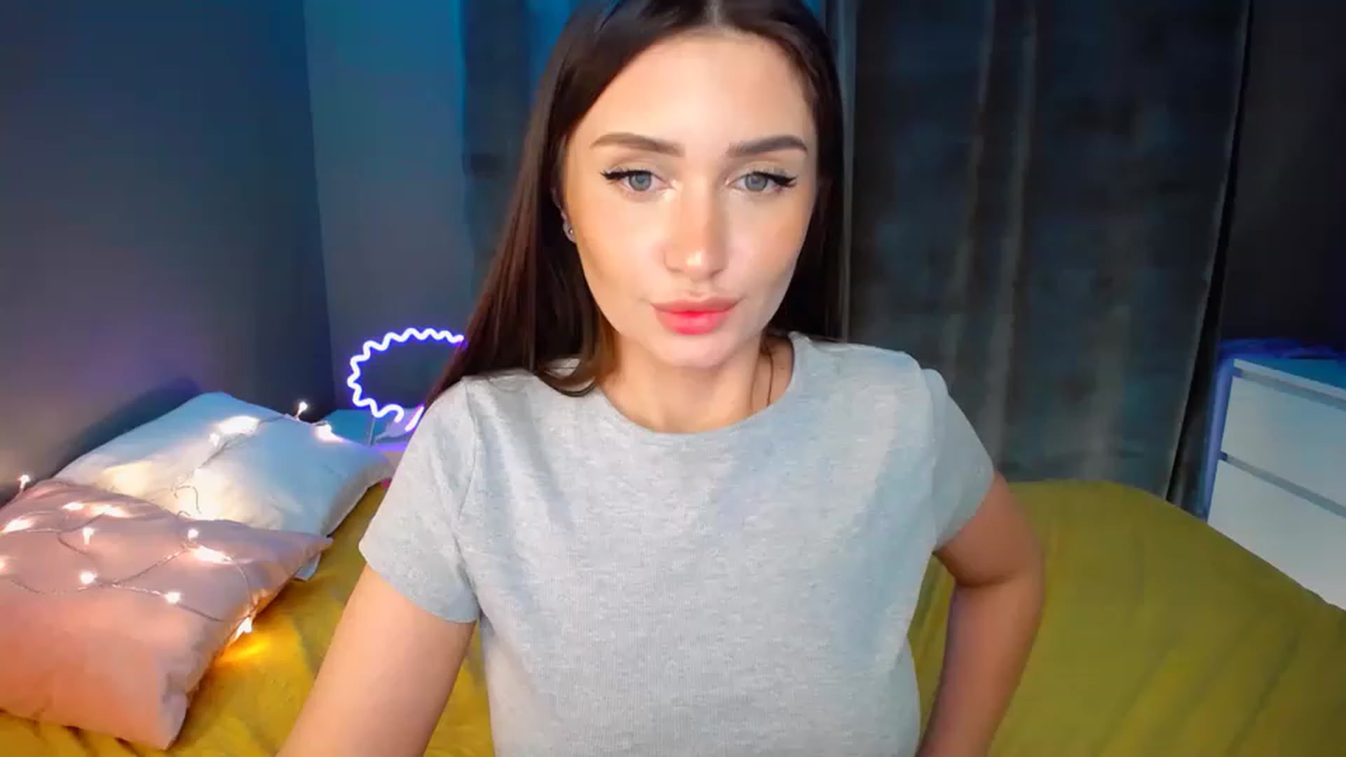 Gallery image thumbnail from DollGlamourr's myfreecams stream on, 11/27/2022, 20:15 image 8 of 20
