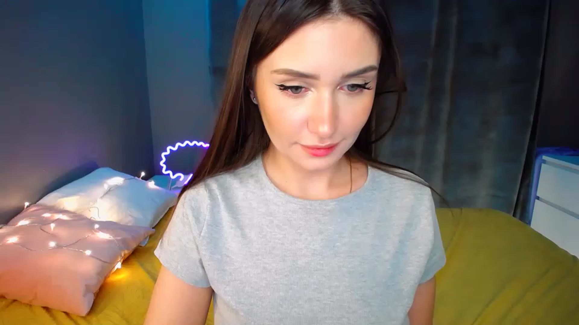 Gallery image thumbnail from DollGlamourr's myfreecams stream on, 11/27/2022, 20:15 image 17 of 20