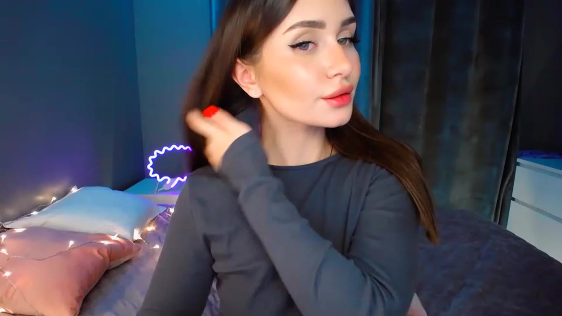 Gallery image thumbnail from DollGlamourr's myfreecams stream on, 12/01/2022, 17:33 image 6 of 20