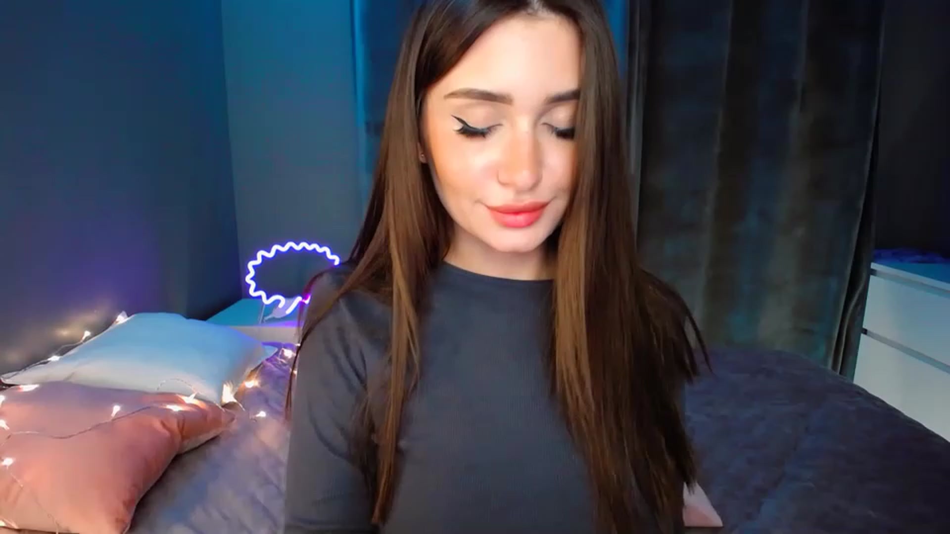 Gallery image thumbnail from DollGlamourr's myfreecams stream on, 12/01/2022, 17:33 image 3 of 20