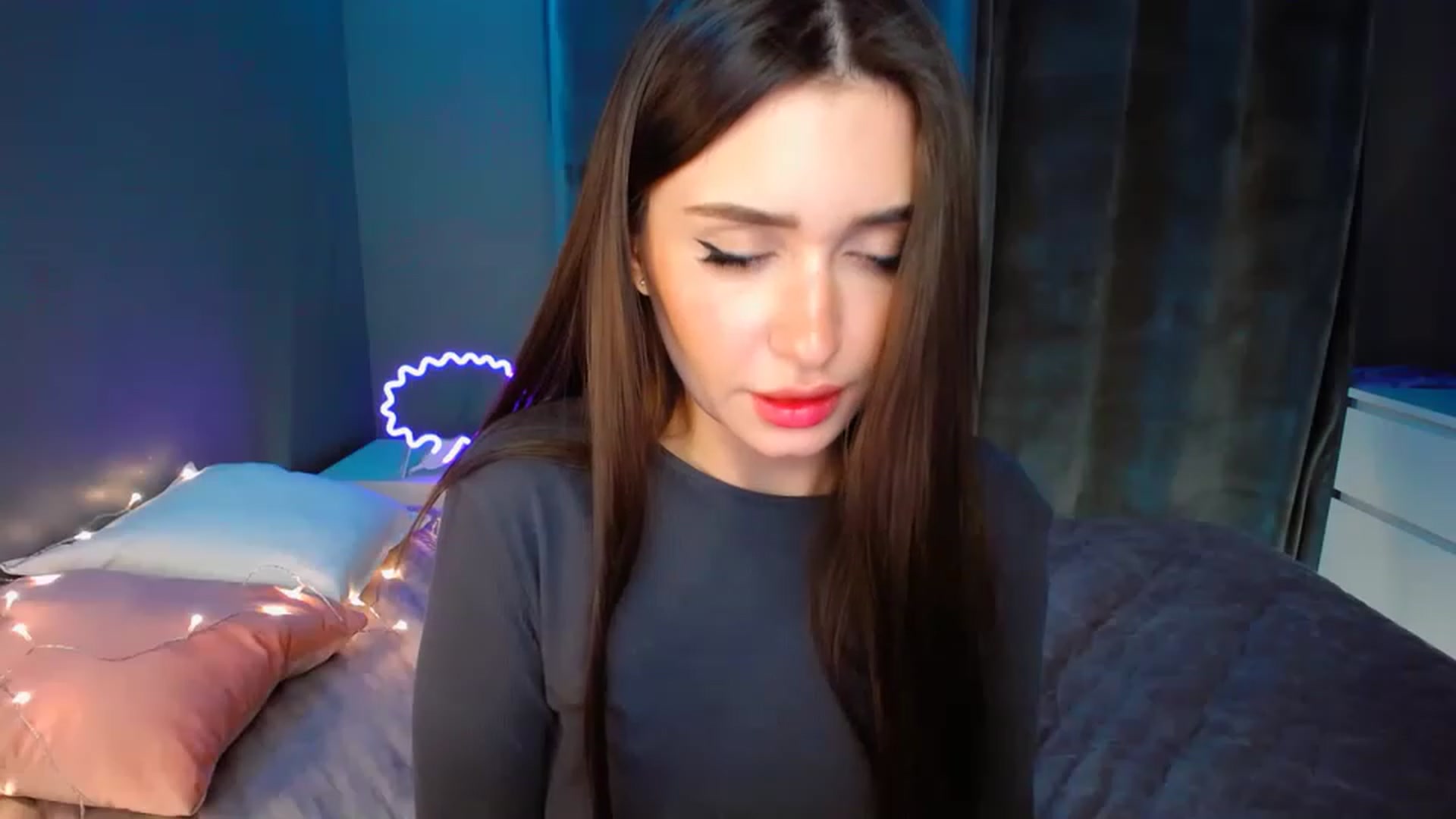 Gallery image thumbnail from DollGlamourr's myfreecams stream on, 12/01/2022, 18:47 image 10 of 20