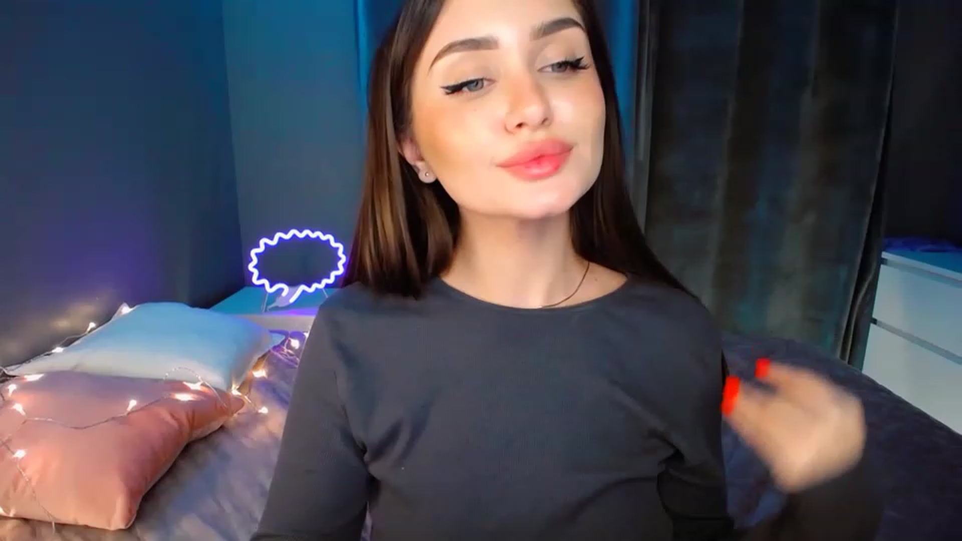 Gallery image thumbnail from DollGlamourr's myfreecams stream on, 12/01/2022, 20:00 image 9 of 20