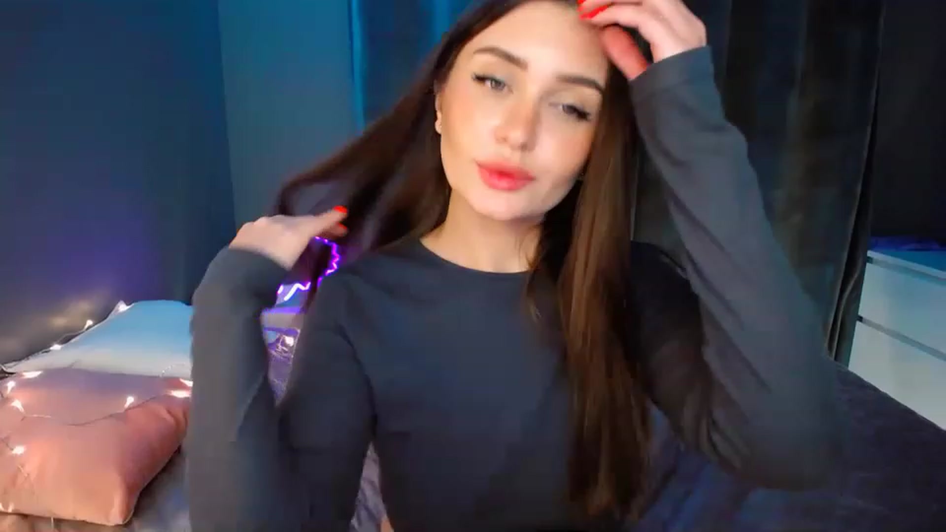 Gallery image thumbnail from DollGlamourr's myfreecams stream on, 12/01/2022, 20:00 image 2 of 20