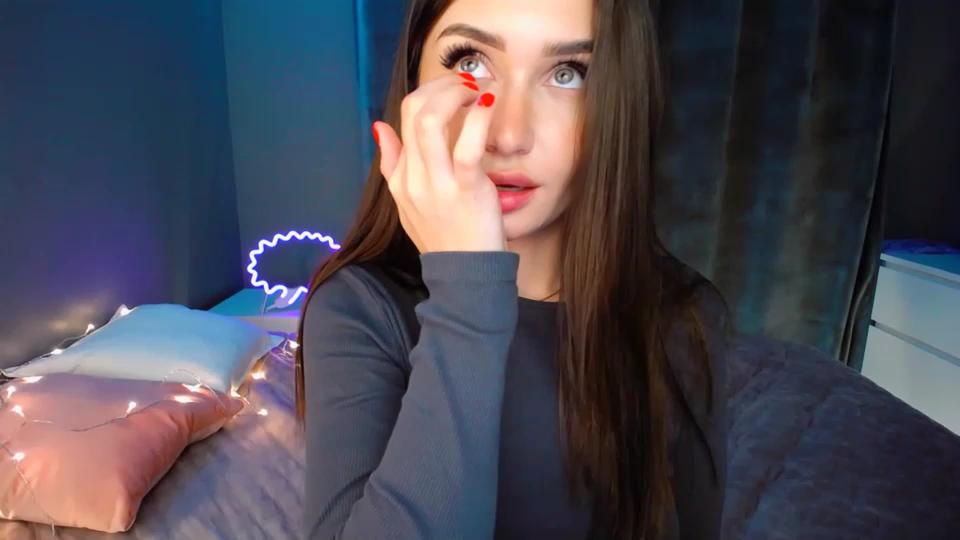Gallery image thumbnail from DollGlamourr's myfreecams stream on, 12/01/2022, 20:00 image 1 of 20