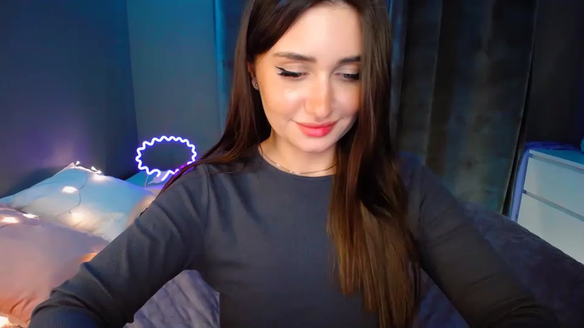 Gallery image thumbnail from DollGlamourr's myfreecams stream on, 12/02/2022, 19:24 image 2 of 20