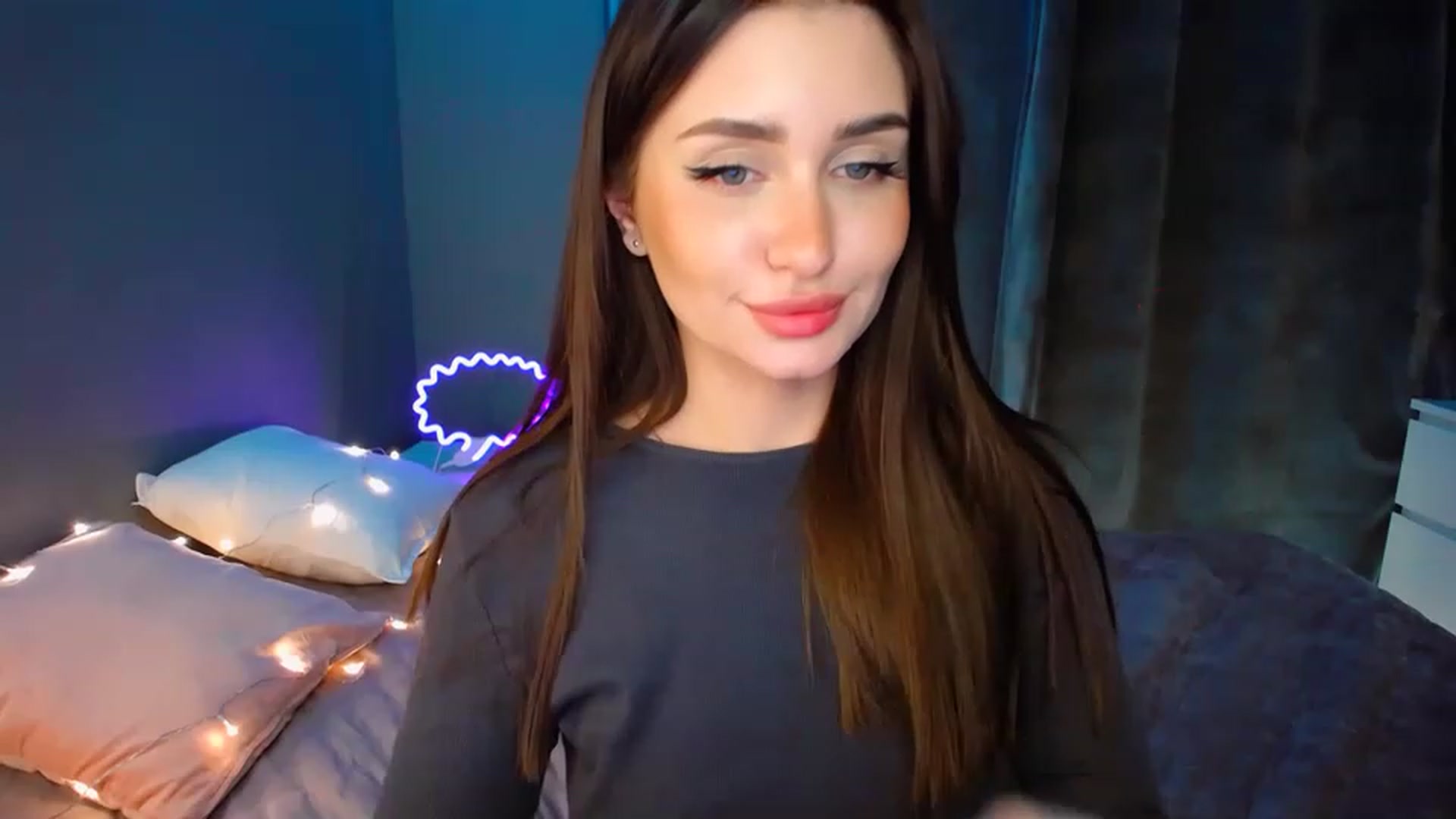 Gallery image thumbnail from DollGlamourr's myfreecams stream on, 12/03/2022, 15:54 image 19 of 20