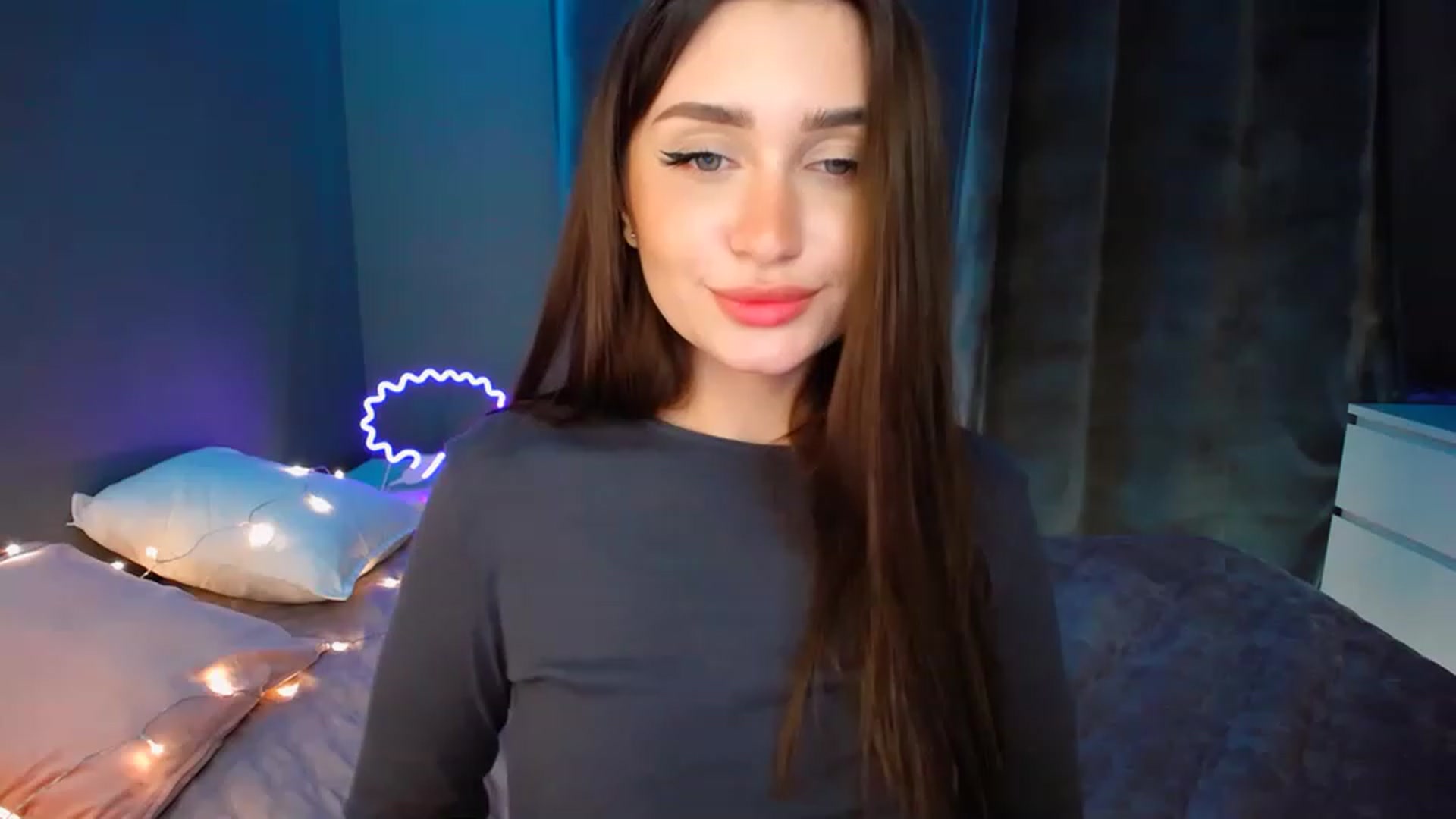 Gallery image thumbnail from DollGlamourr's myfreecams stream on, 12/03/2022, 15:54 image 5 of 20