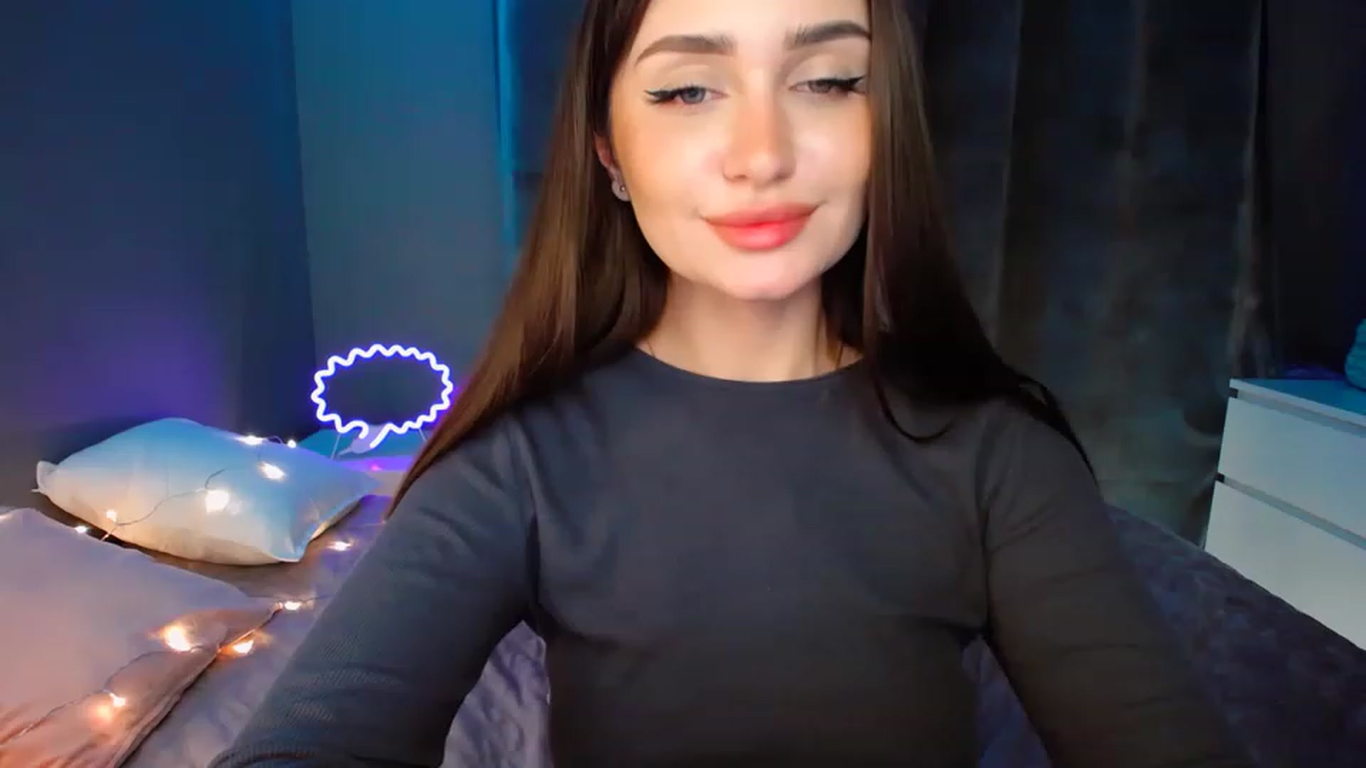 Gallery image thumbnail from DollGlamourr's myfreecams stream on, 12/03/2022, 15:54 image 3 of 20
