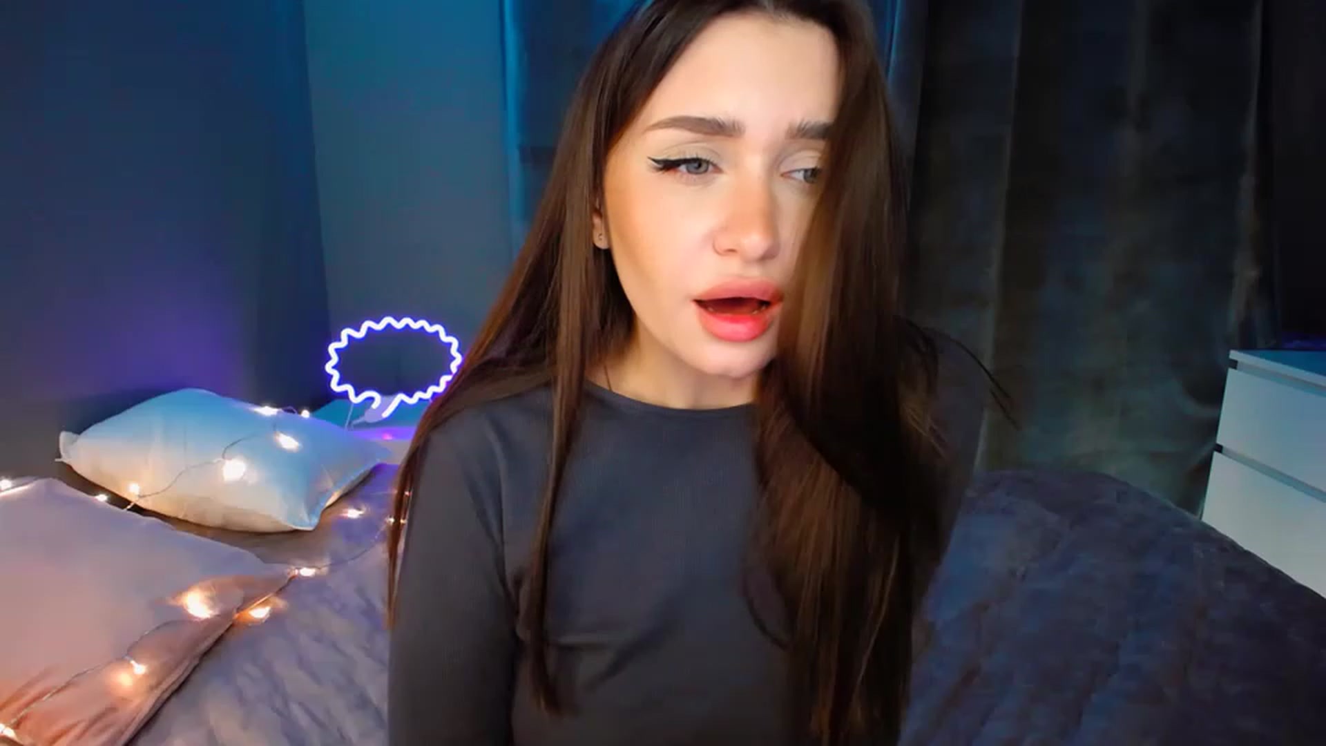 Gallery image thumbnail from DollGlamourr's myfreecams stream on, 12/03/2022, 15:54 image 9 of 20
