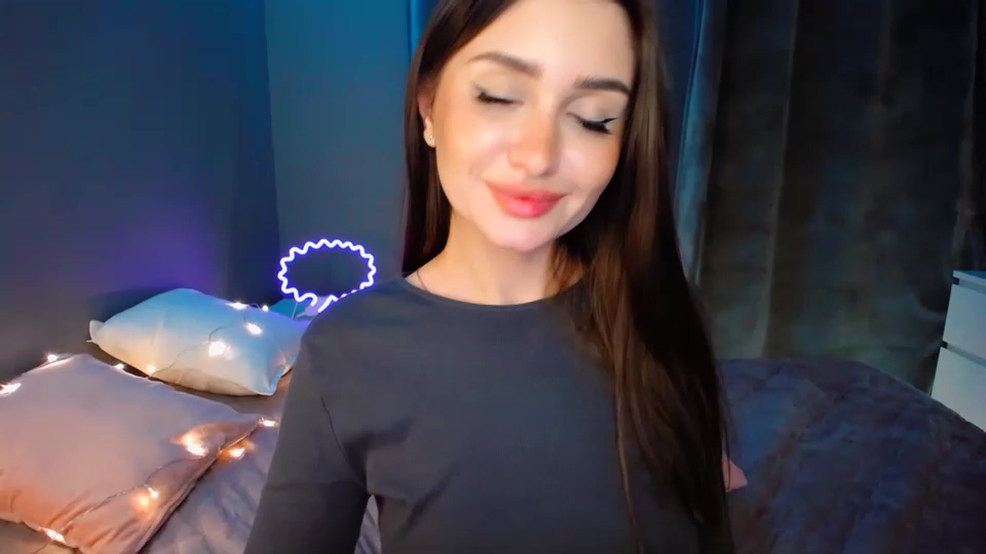 Gallery image thumbnail from DollGlamourr's myfreecams stream on, 12/03/2022, 15:54 image 20 of 20