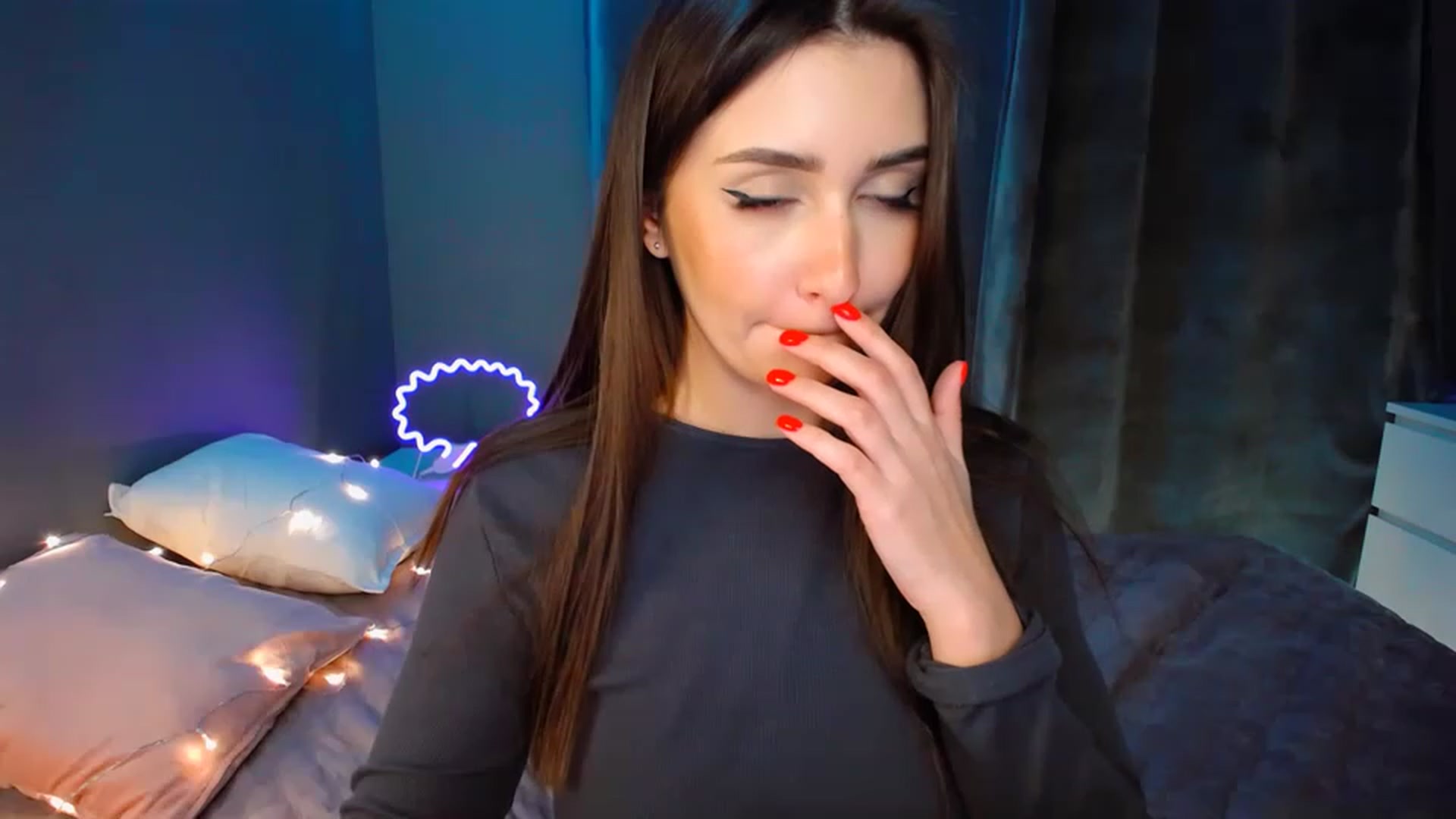 Gallery image thumbnail from DollGlamourr's myfreecams stream on, 12/03/2022, 16:21 image 3 of 20