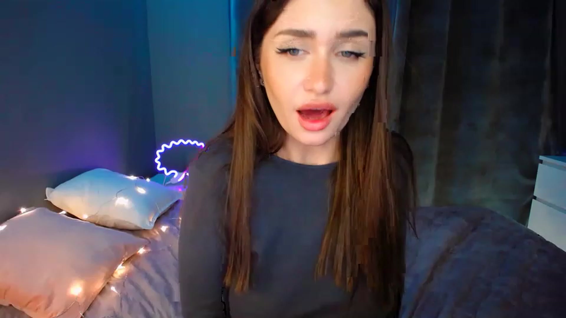 Gallery image thumbnail from DollGlamourr's myfreecams stream on, 12/03/2022, 16:21 image 19 of 20