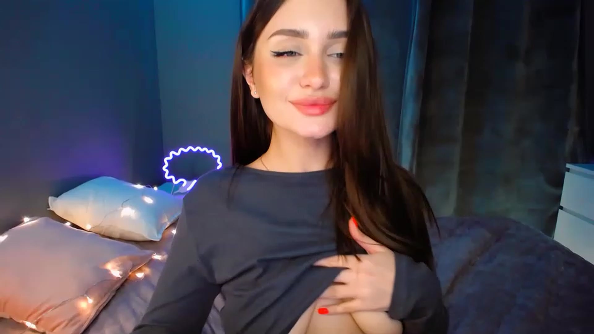 Gallery image thumbnail from DollGlamourr's myfreecams stream on, 12/03/2022, 16:21 image 13 of 20