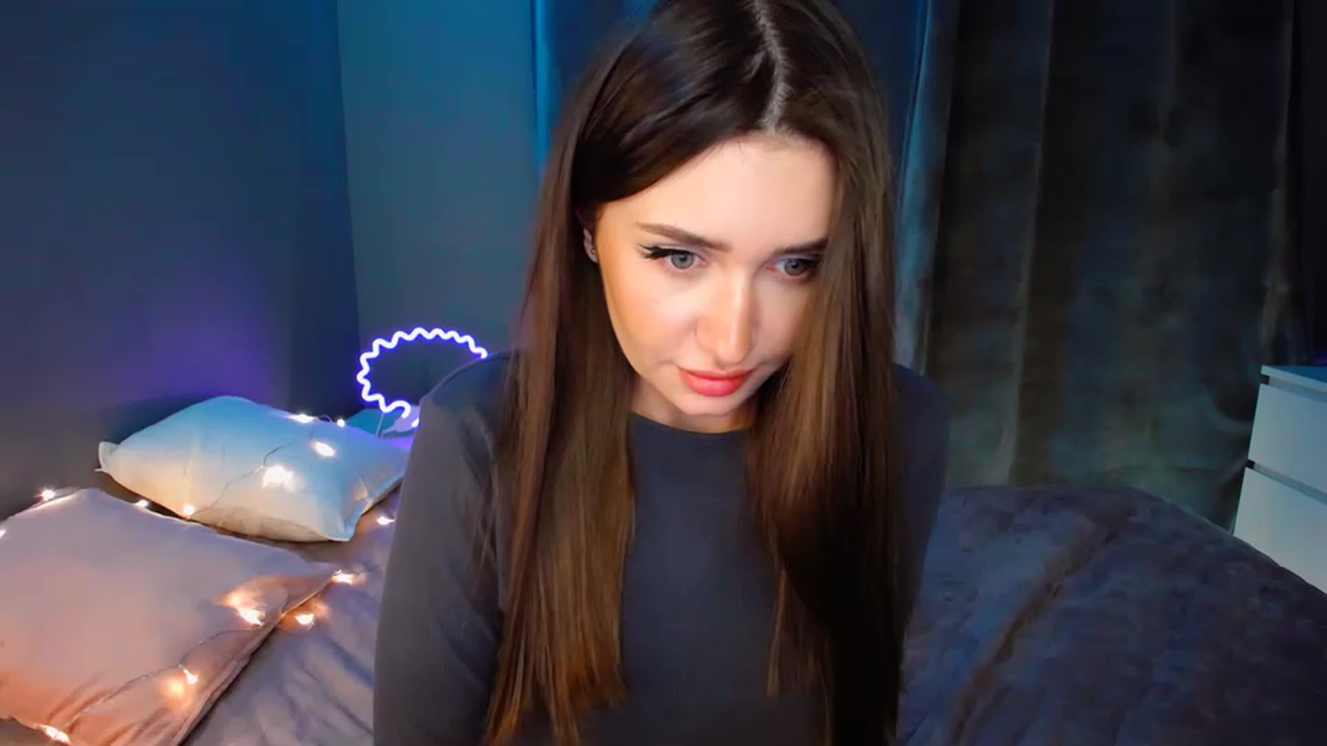Gallery image thumbnail from DollGlamourr's myfreecams stream on, 12/03/2022, 16:21 image 8 of 20