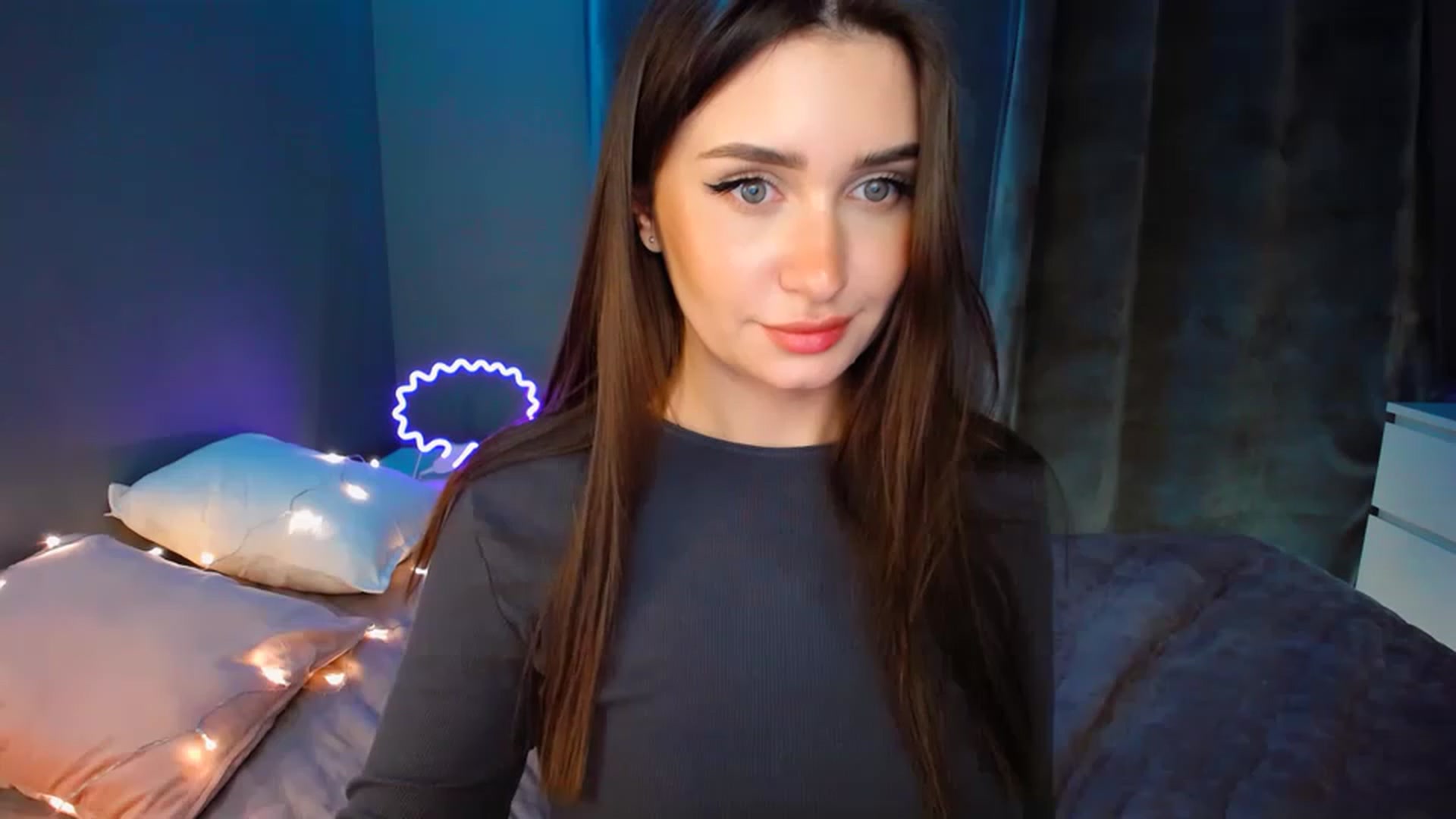 Gallery image thumbnail from DollGlamourr's myfreecams stream on, 12/03/2022, 16:21 image 4 of 20