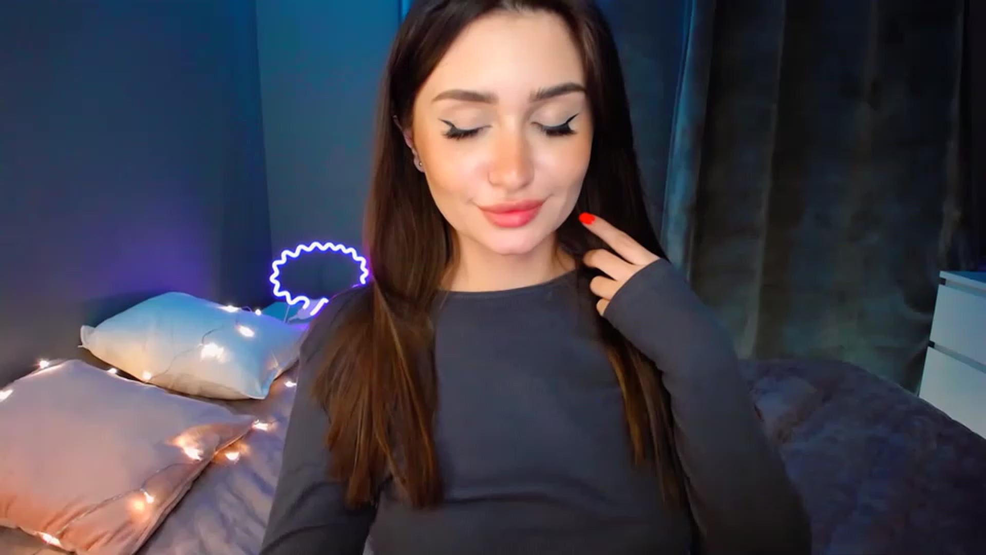 Gallery image thumbnail from DollGlamourr's myfreecams stream on, 12/03/2022, 16:21 image 14 of 20