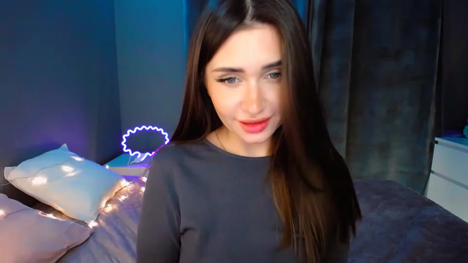 Gallery image thumbnail from DollGlamourr's myfreecams stream on, 12/04/2022, 16:31 image 16 of 20