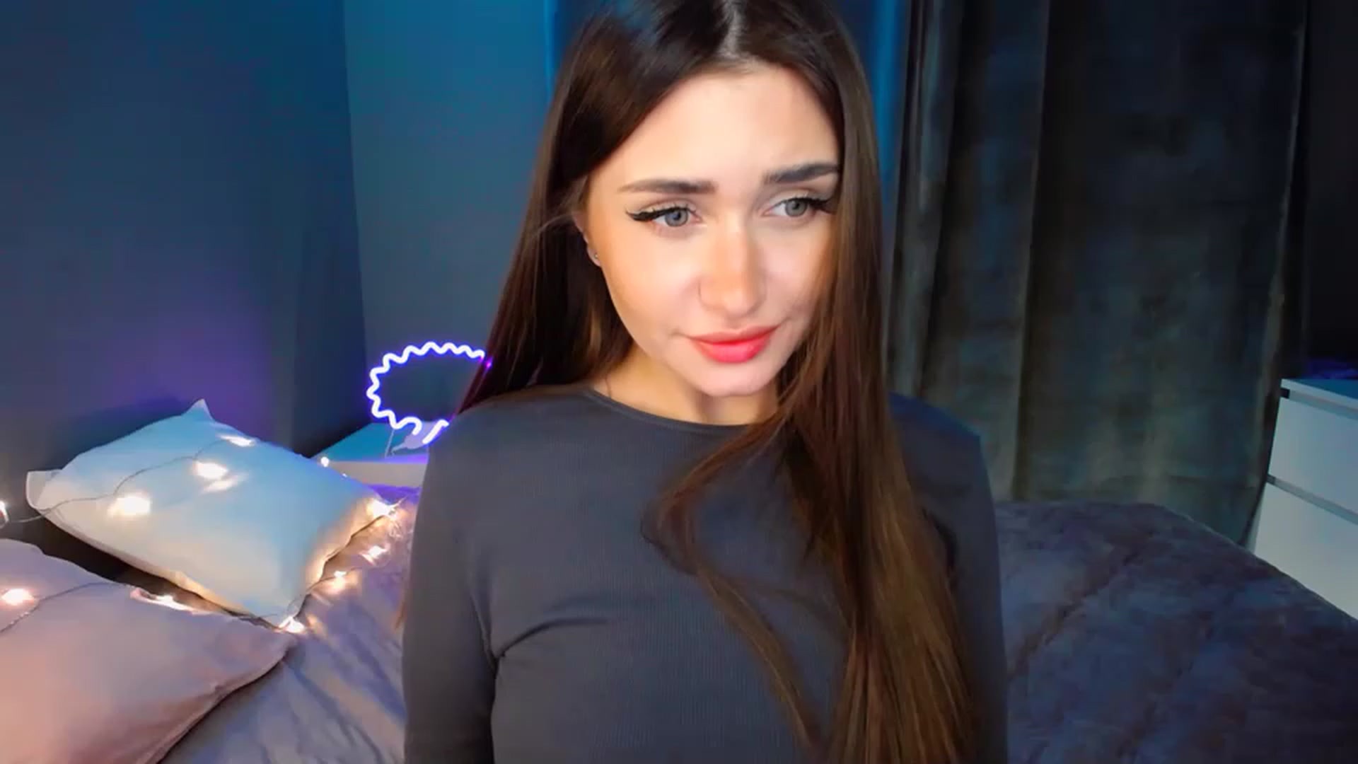 Gallery image thumbnail from DollGlamourr's myfreecams stream on, 12/04/2022, 17:20 image 11 of 20