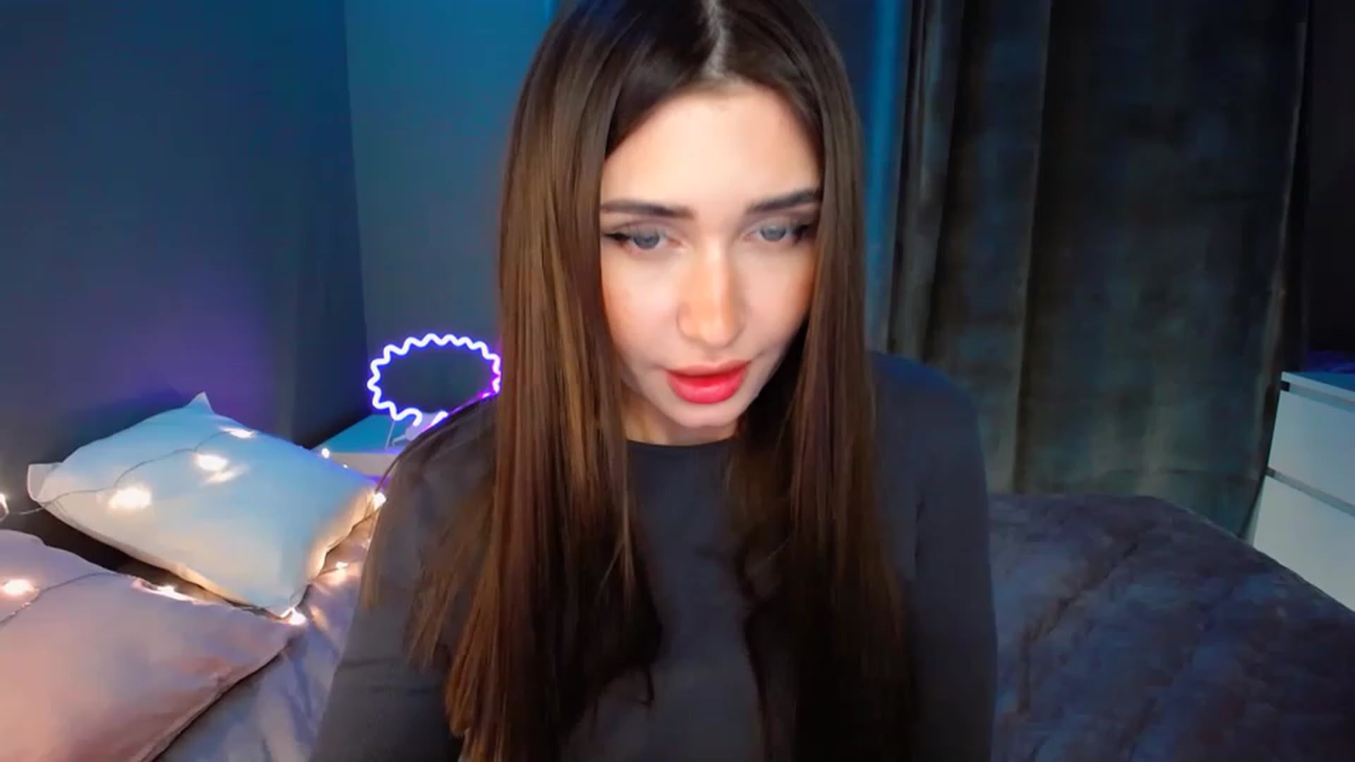 Gallery image thumbnail from DollGlamourr's myfreecams stream on, 12/04/2022, 18:23 image 2 of 20