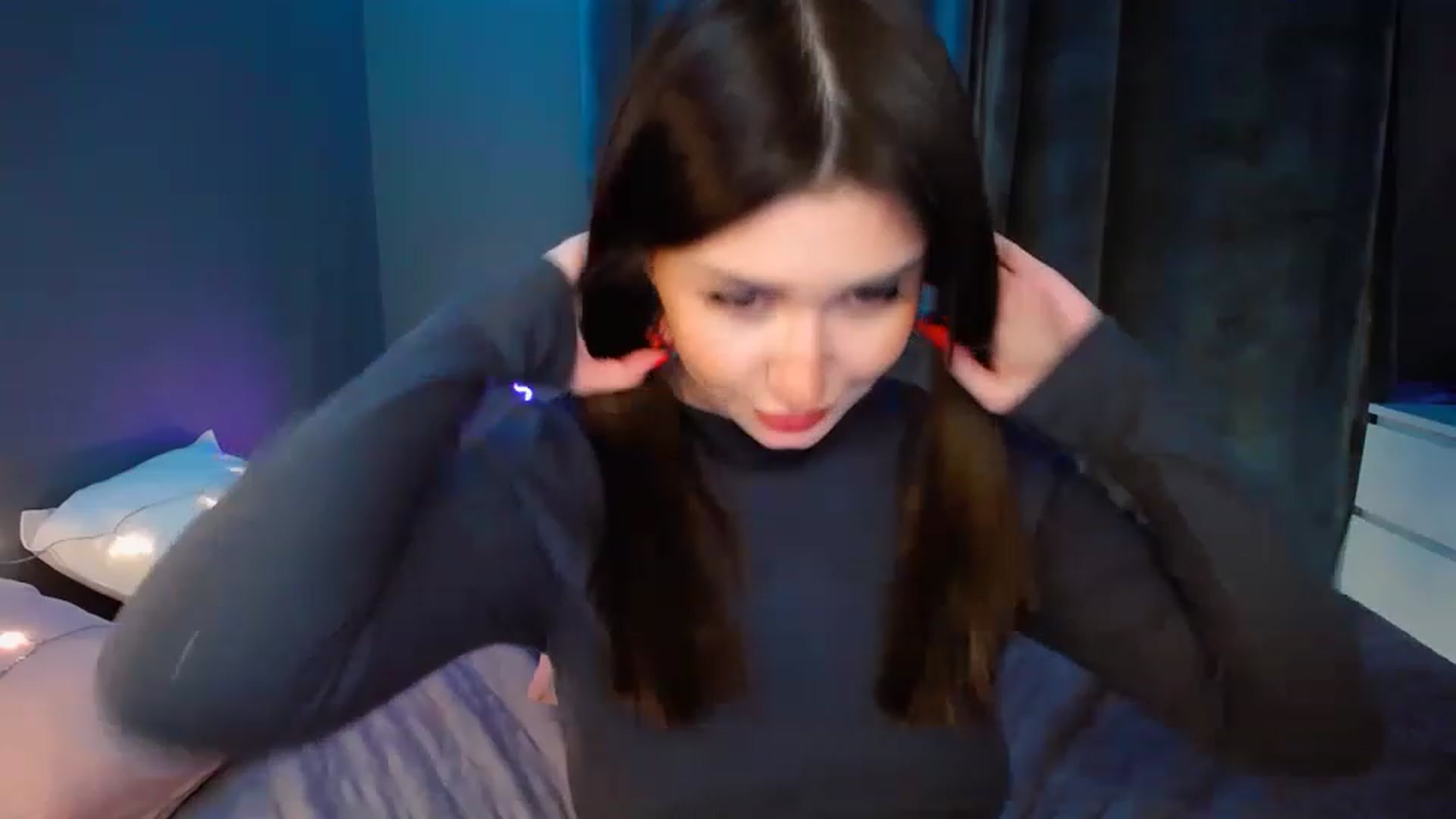 Gallery image thumbnail from DollGlamourr's myfreecams stream on, 12/04/2022, 18:23 image 19 of 20