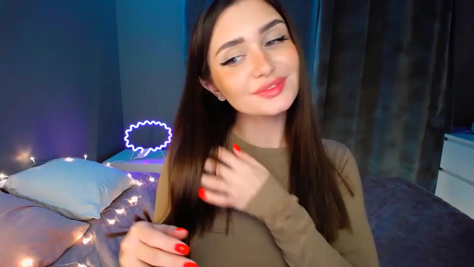 Gallery image thumbnail from DollGlamourr's myfreecams stream on, 12/06/2022, 18:34 image 15 of 20