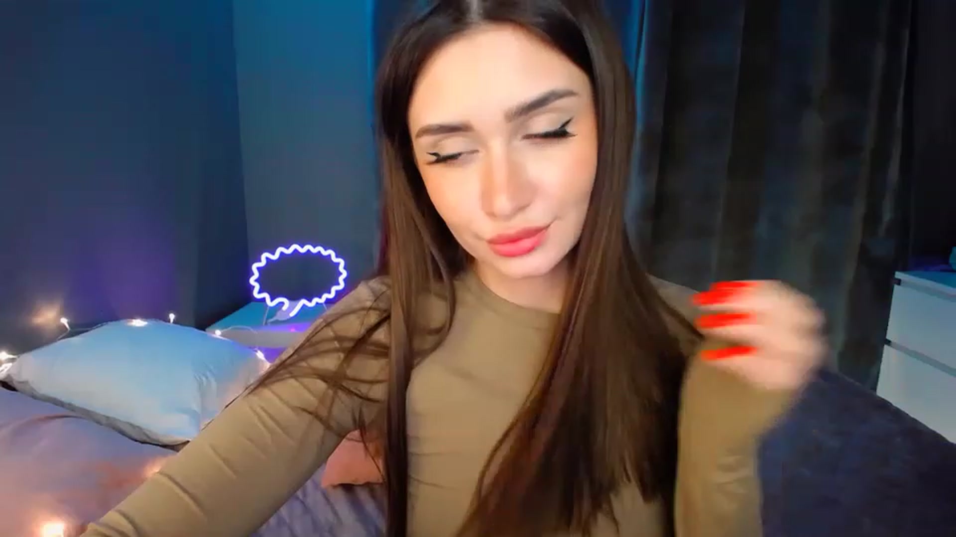Gallery image thumbnail from DollGlamourr's myfreecams stream on, 12/06/2022, 18:34 image 18 of 20