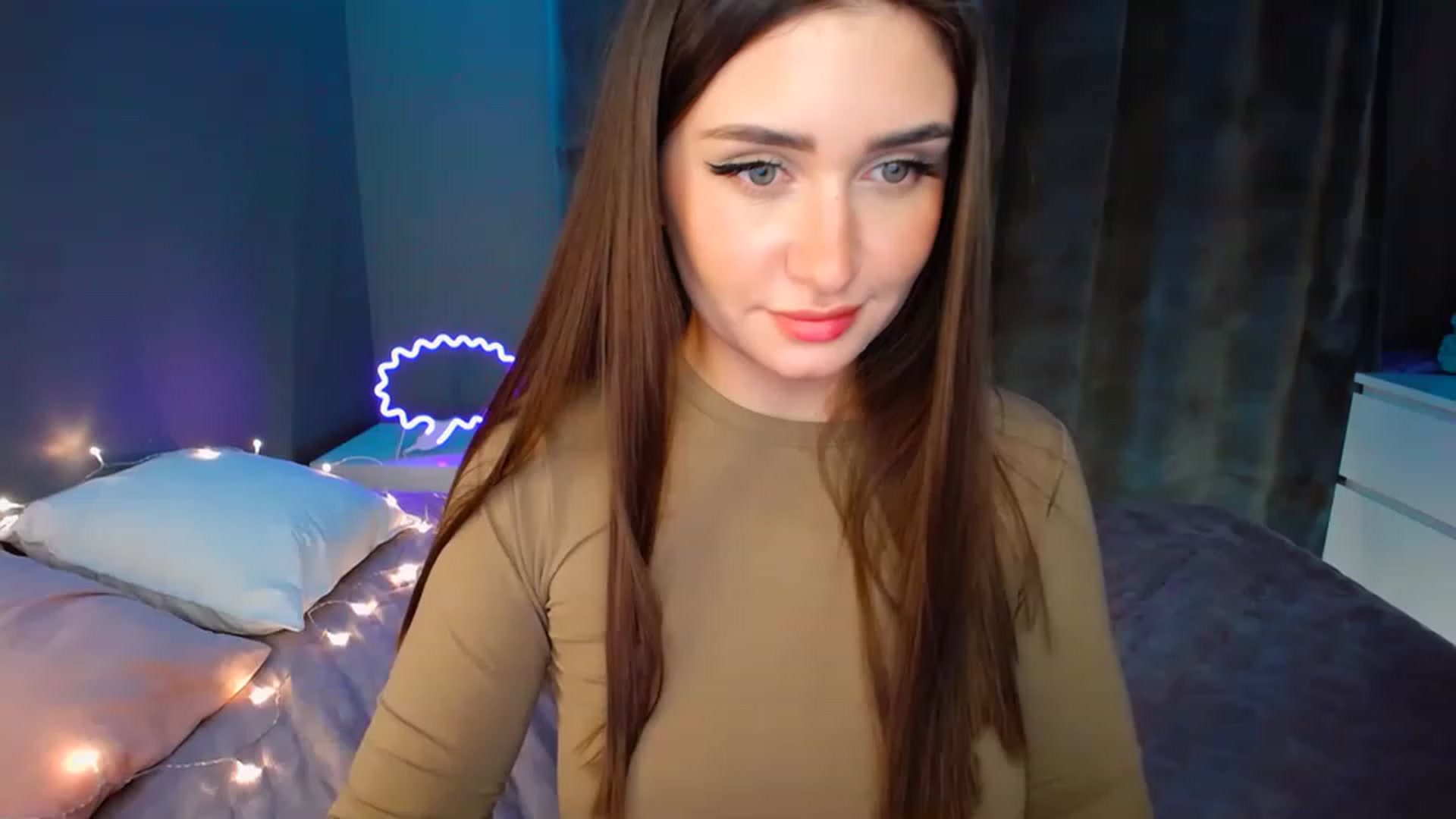 Gallery image thumbnail from DollGlamourr's myfreecams stream on, 12/06/2022, 18:34 image 1 of 20