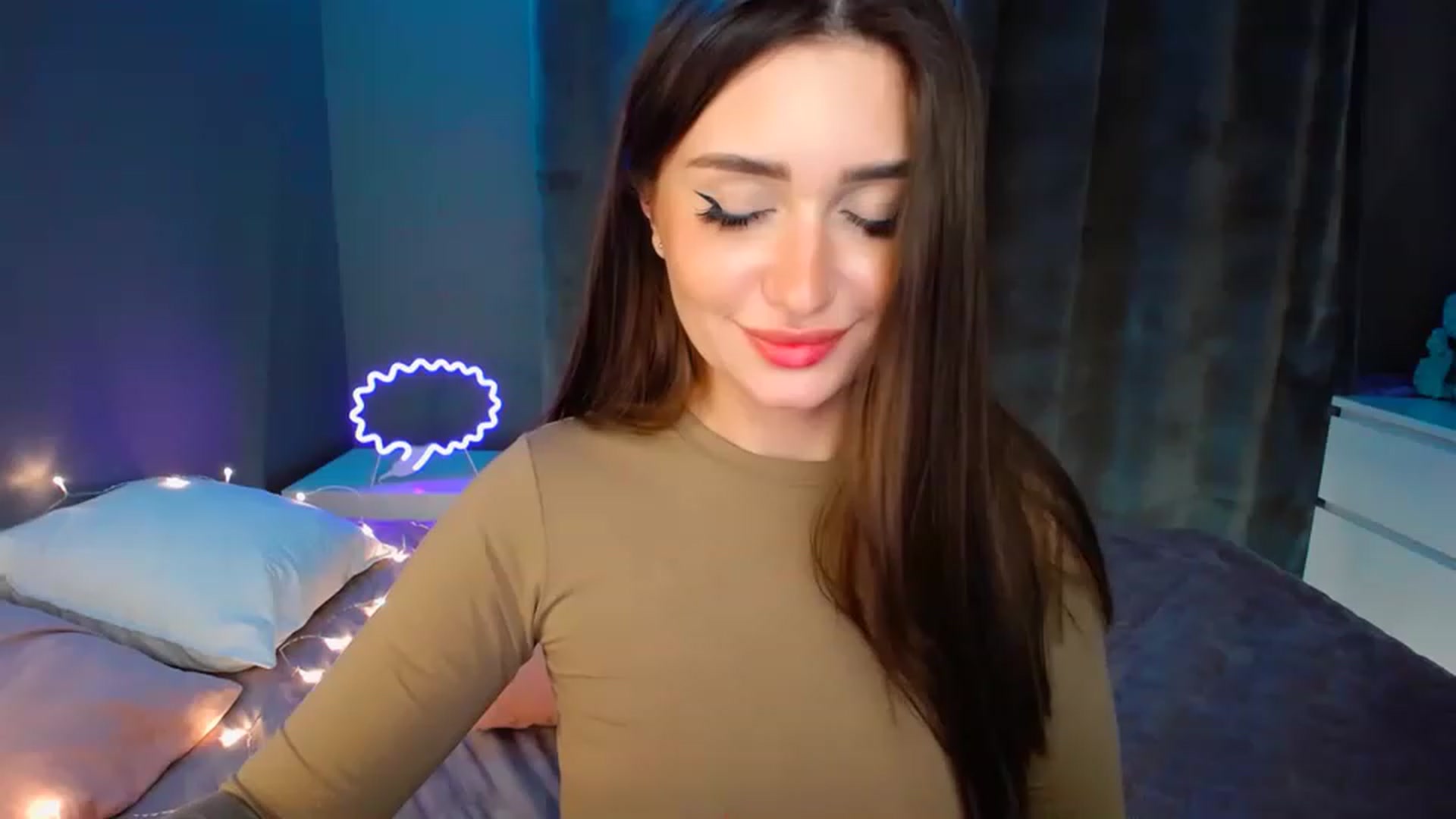 Gallery image thumbnail from DollGlamourr's myfreecams stream on, 12/06/2022, 18:34 image 20 of 20